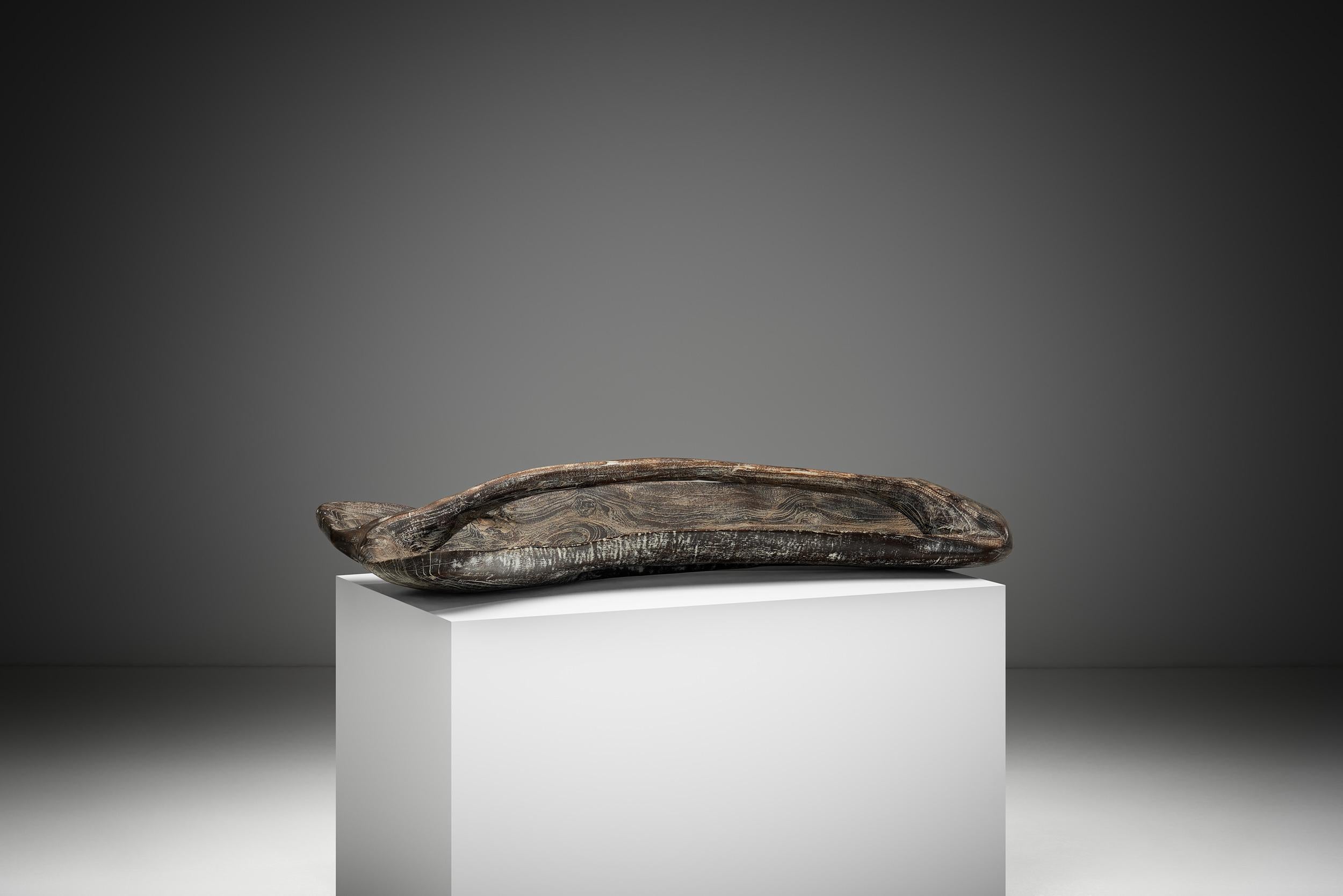 Elongated Sculptural Wooden Bowl, Europe Second half of the 20th Century In Good Condition For Sale In Utrecht, NL