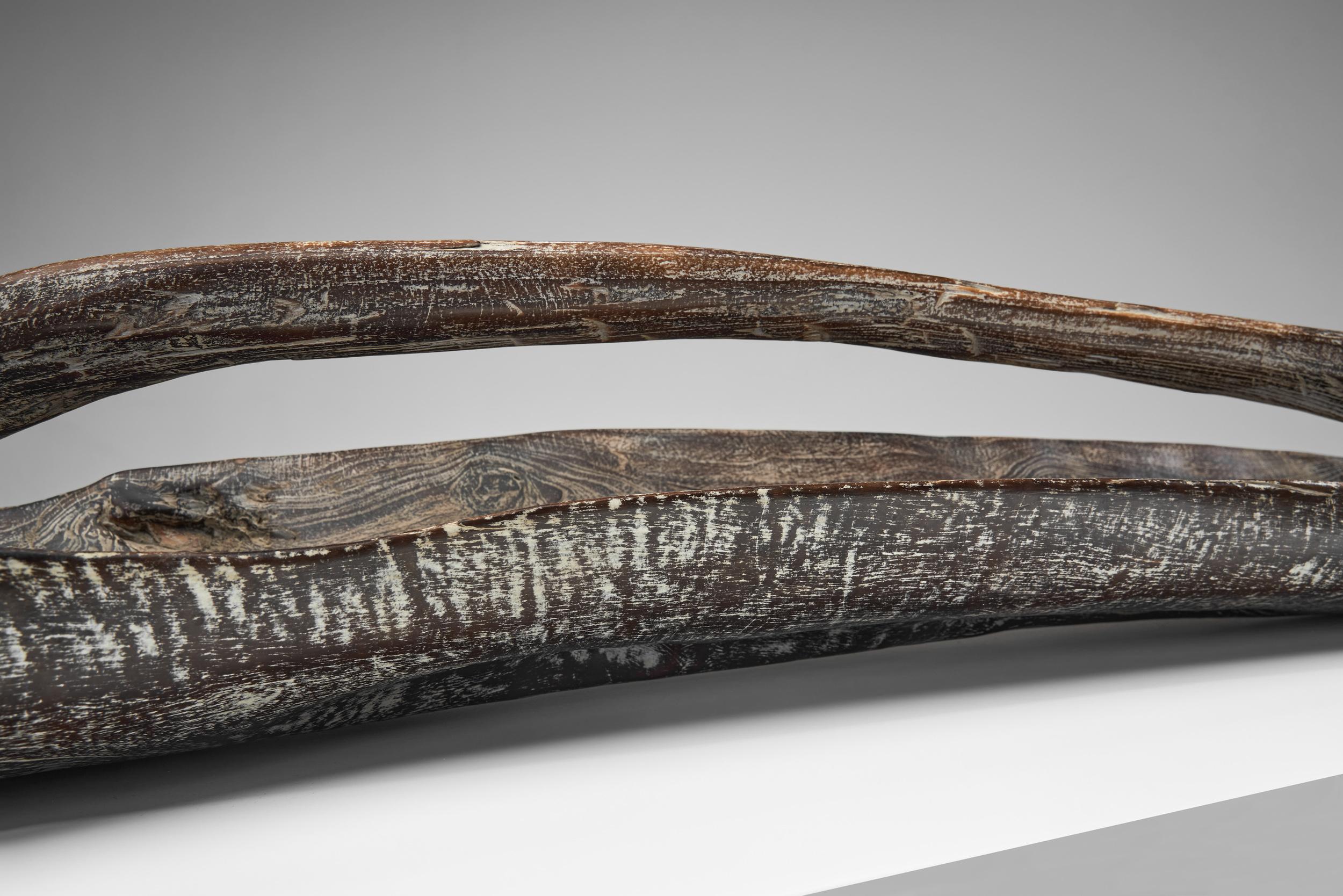 Elongated Sculptural Wooden Bowl, Europe Second half of the 20th Century For Sale 3