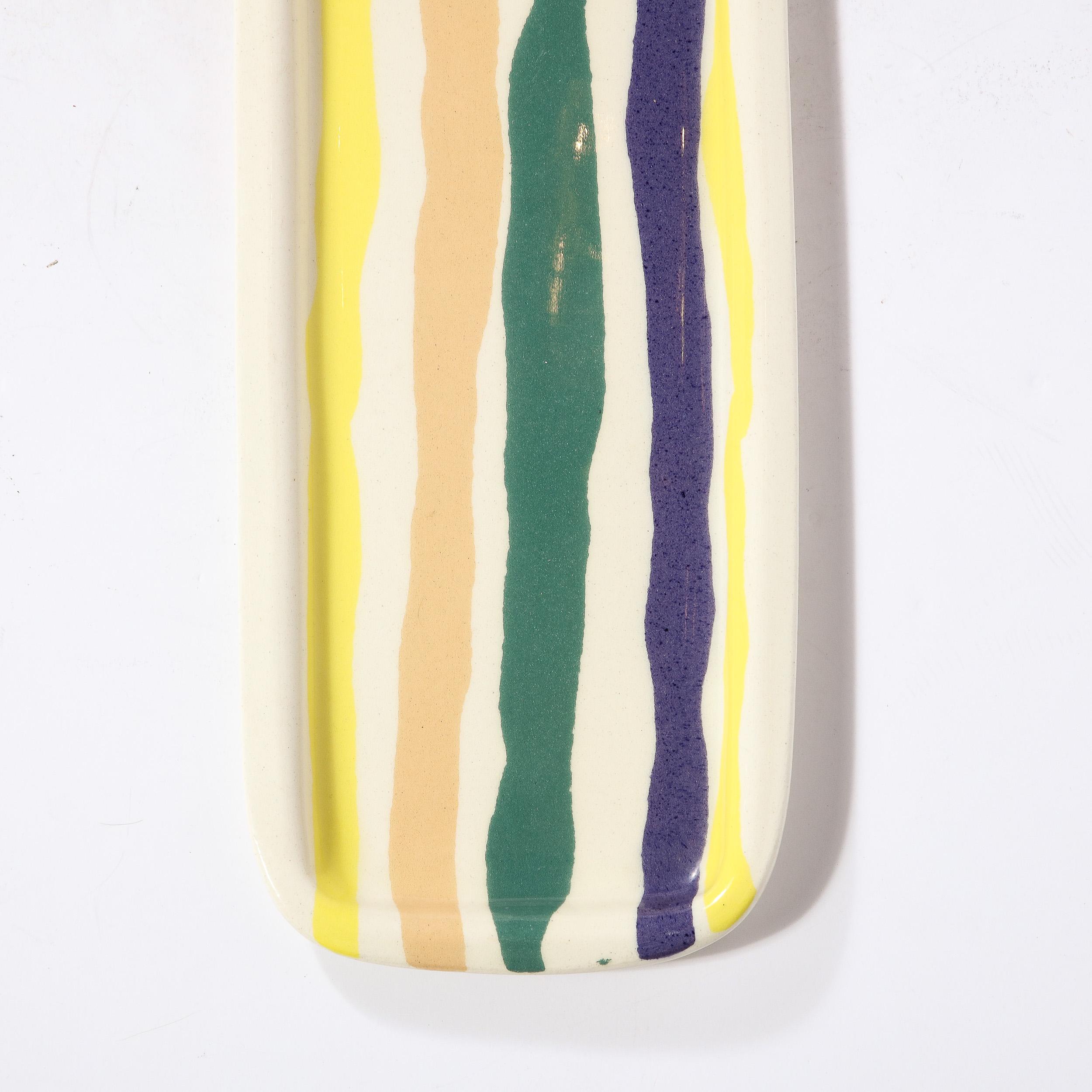 Langer Servierteller aus handbemalter Keramik von Jurg Lanrein  (Moderne) im Angebot
