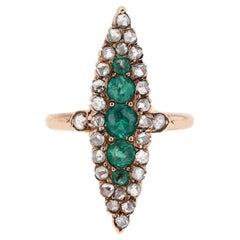 Langer viktorianischer Navette-Ring aus synthetischem Smaragd und Diamant im Vintage-Stil