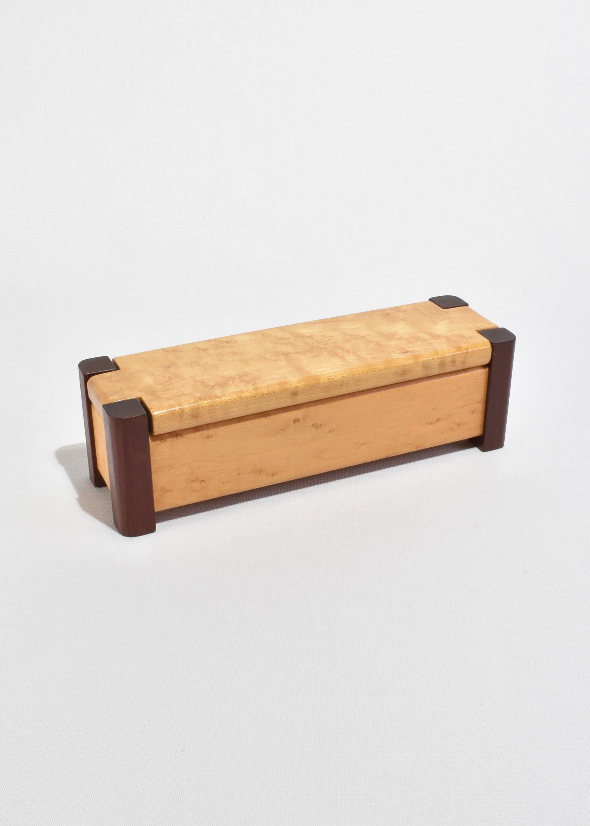 Caja de madera alargada Hecho a mano en venta
