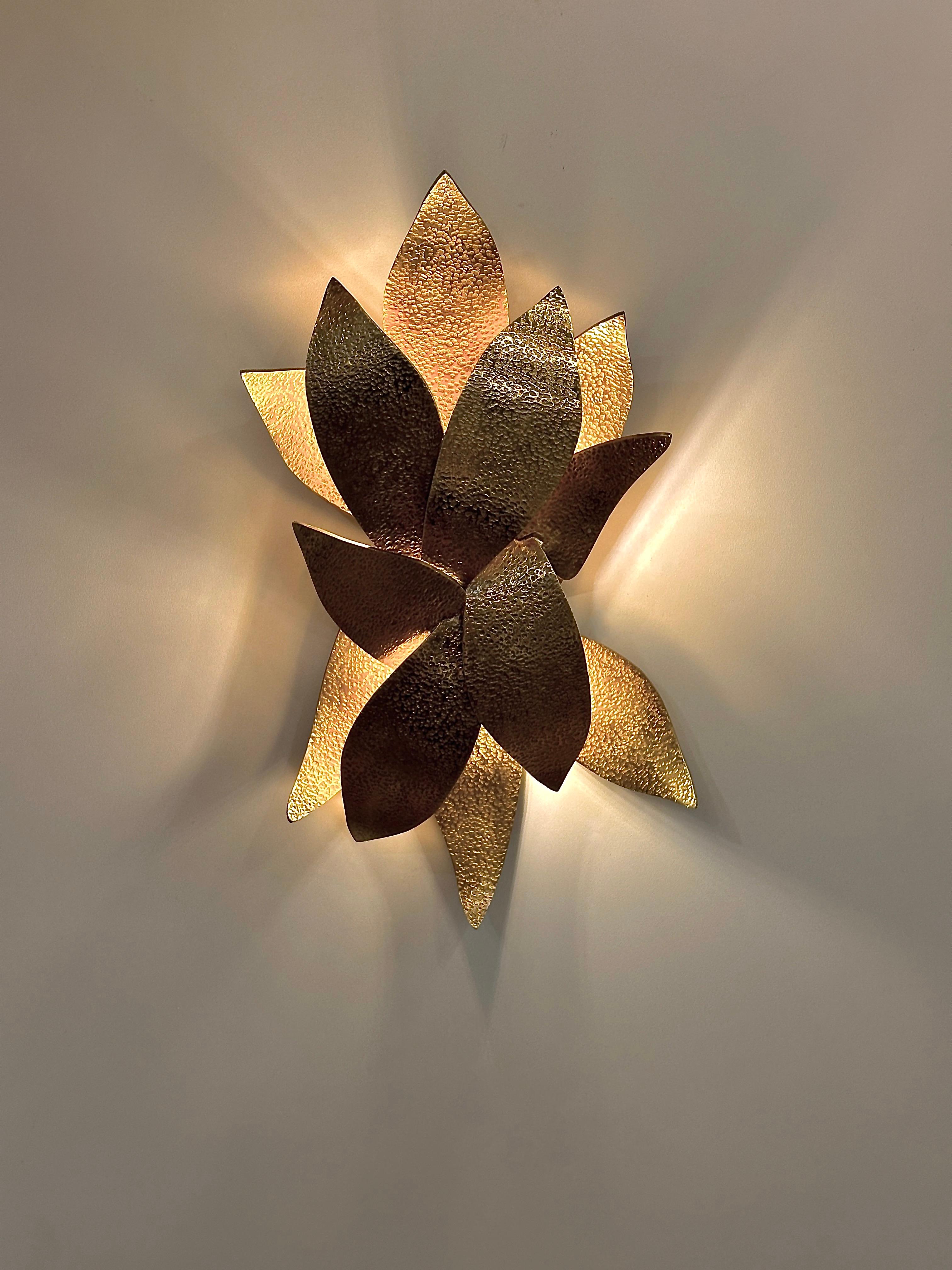 Mid-Century Modern Elosa Hammered Brass Casting Wall Sconce For Sale
