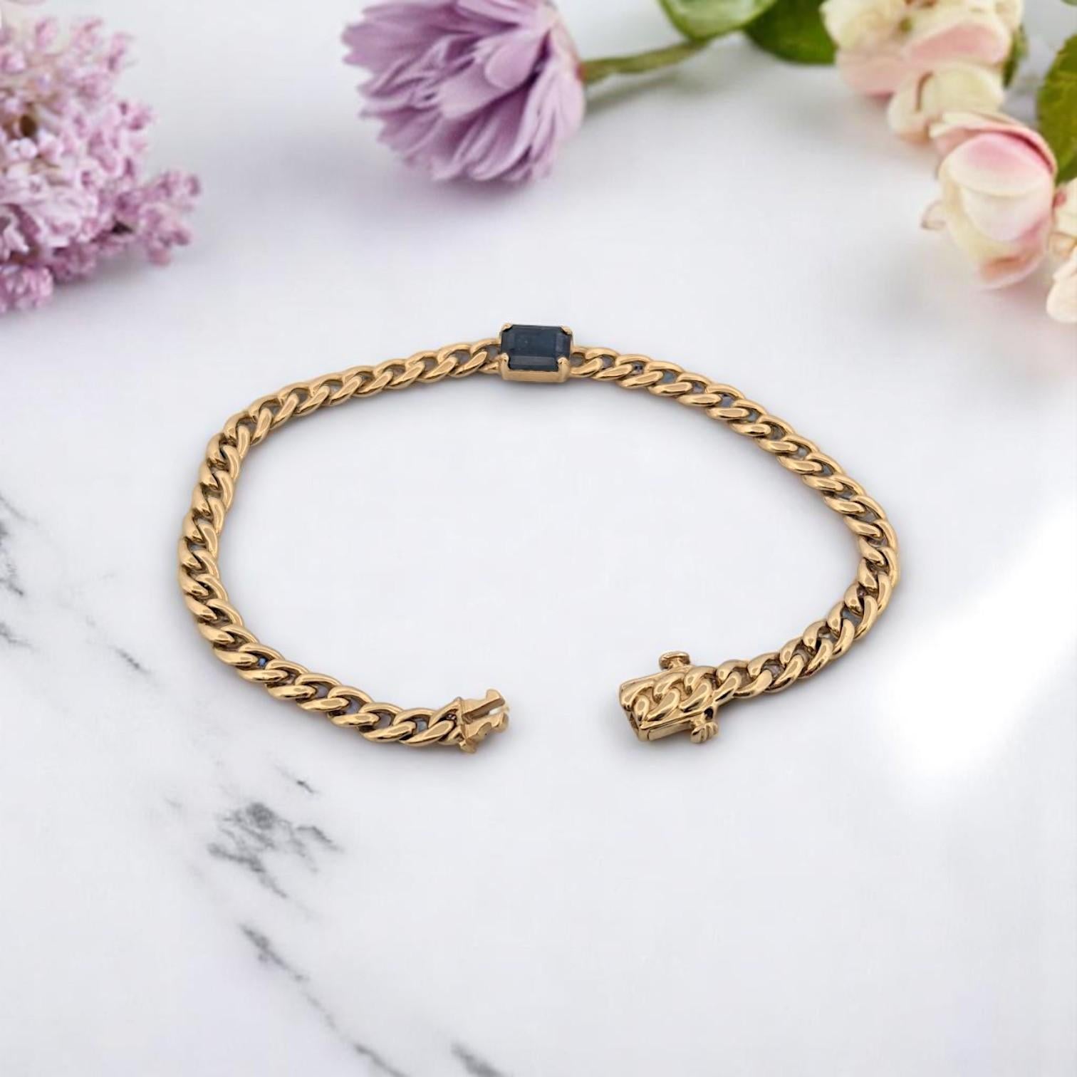 Elowen  14K Goldarmband mit 1,0 Karat natürlichem Saphir im Smaragdschliff mit Smaragdschliff - Größe 6,25 für Damen oder Herren im Angebot