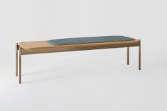 Panca "Elsa" in legno naturale, seduta in tessuto e base in acciaio verniciato