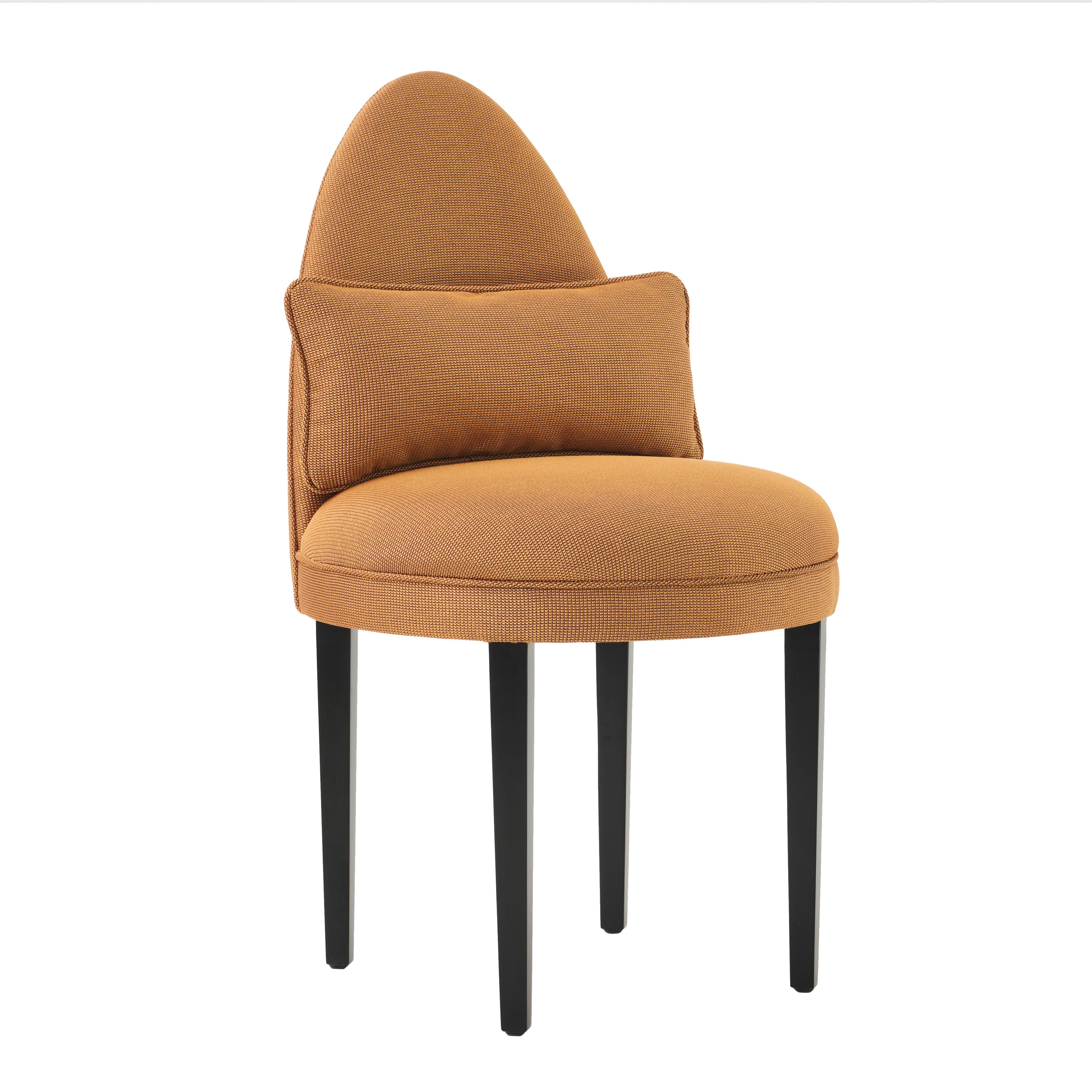 With a curvaceous and sculptural form, Elsa allows you to dine in style on a compact chair that still delivers on comfort.

Inspired by Elsa Peretti, a true pioneer of design. She was a masterful artisan who revolutionised the world of design and