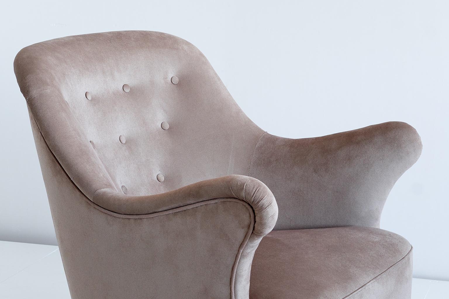 Milieu du XXe siècle Fauteuil Elsa Gullberg en velours taupe et orme, Suède, fin des années 1930 en vente