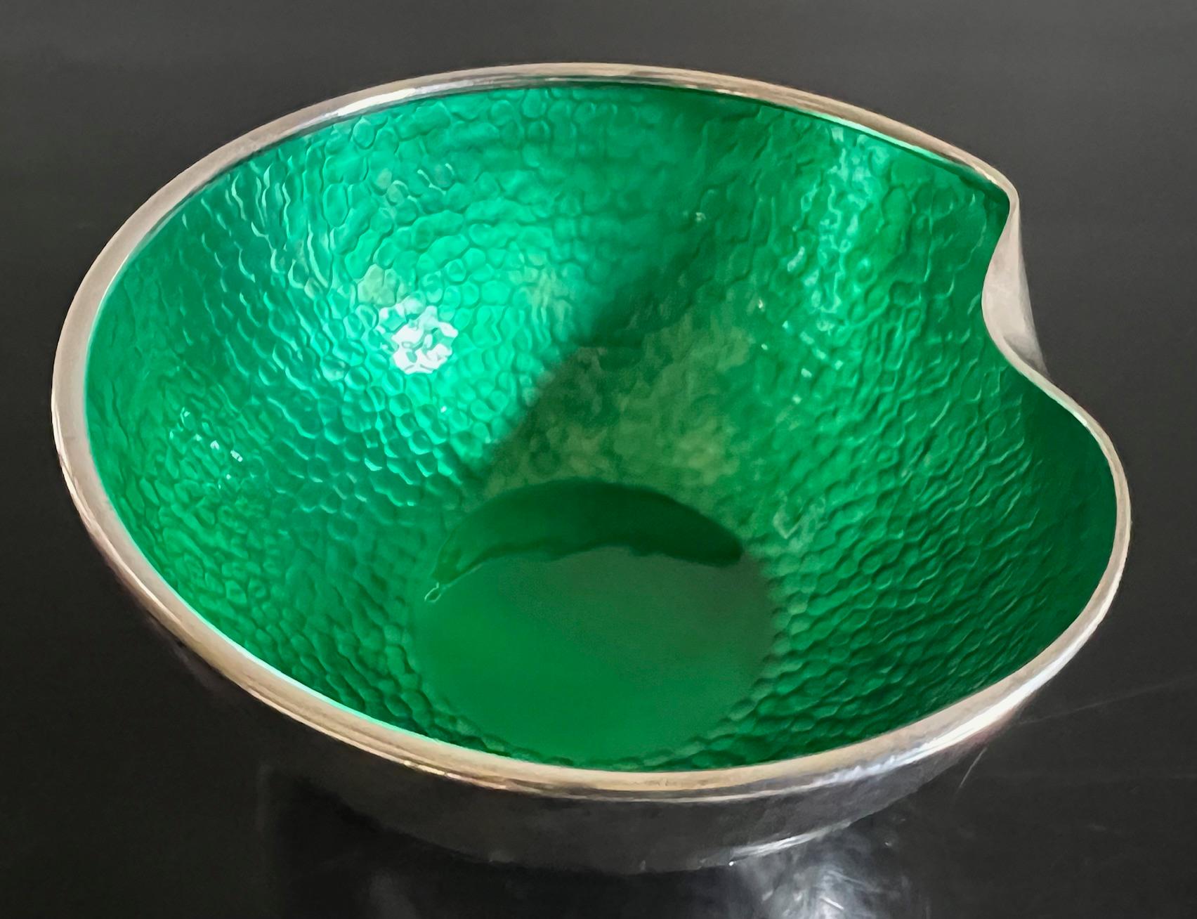 Elsa Peretti entworfen von Tiffany & Co. Schale aus Sterlingsilber mit grüner Emaille 1