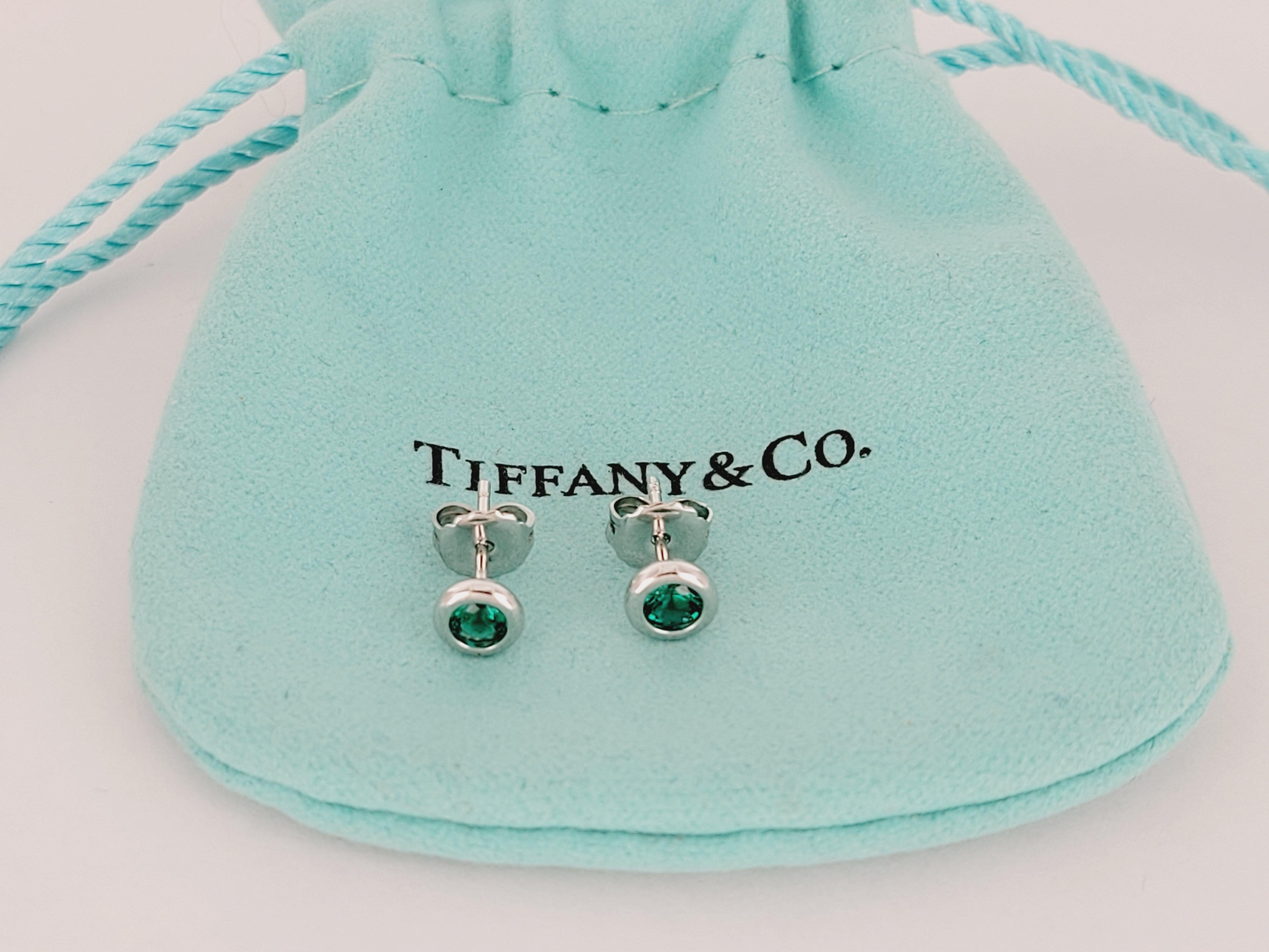 Elsa Peretti Emerald  Color by the Yard Earrings In New Condition For Sale In New York, NY