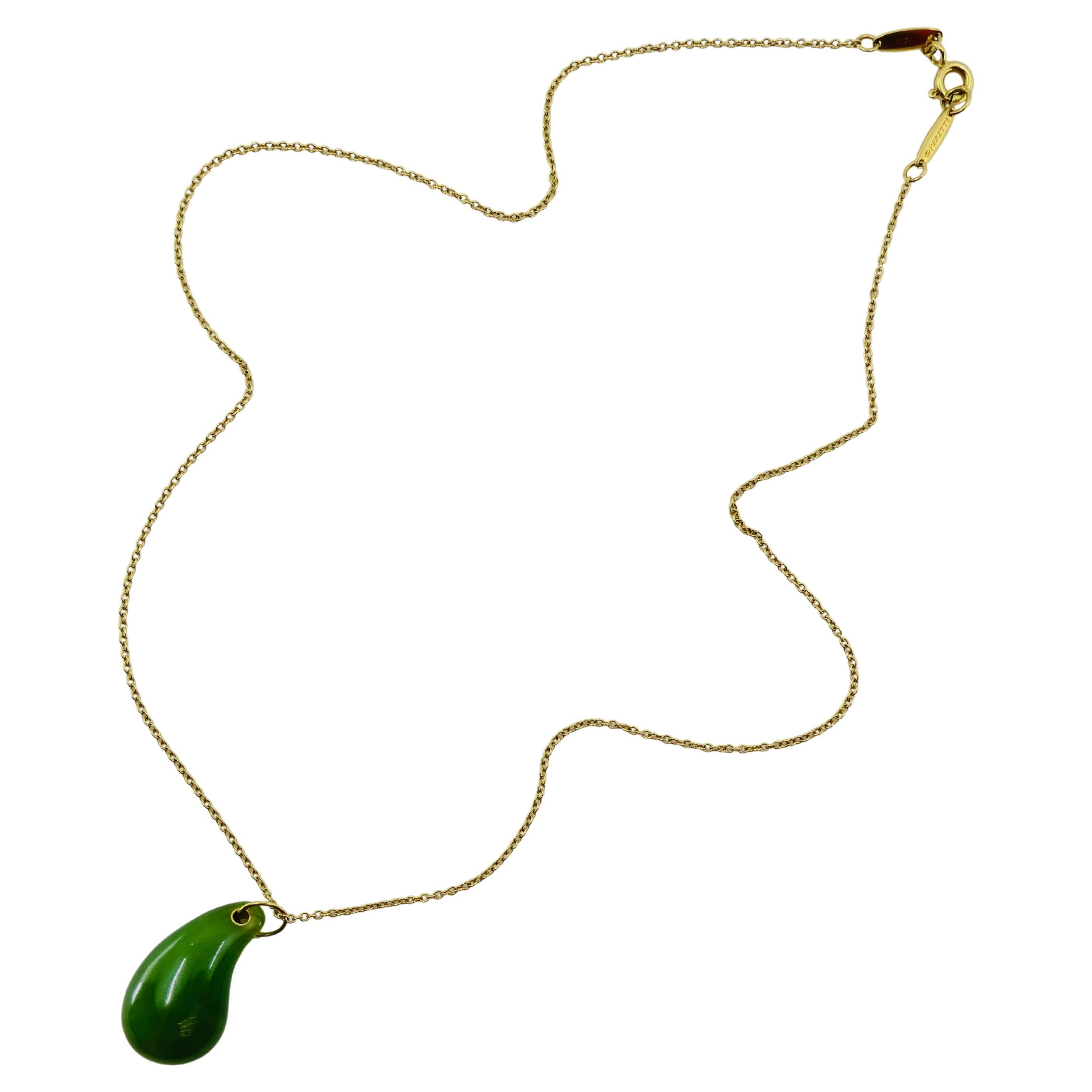 Elsa Peretti for Tiffany & Co. Teardrop Jade Pendant Gold Necklace In Excellent Condition For Sale In Beverly Hills, CA