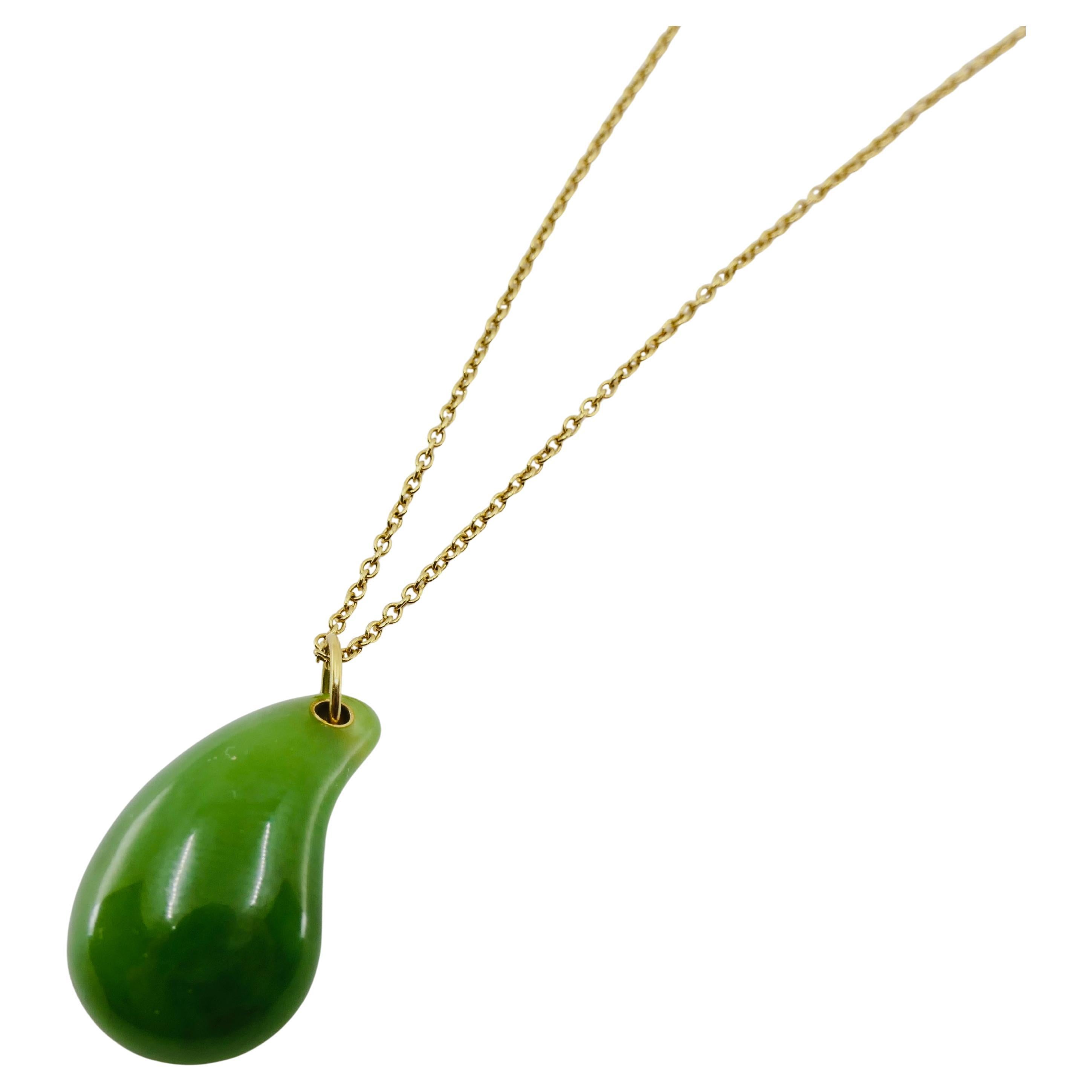 Women's Elsa Peretti for Tiffany & Co. Teardrop Jade Pendant Gold Necklace For Sale