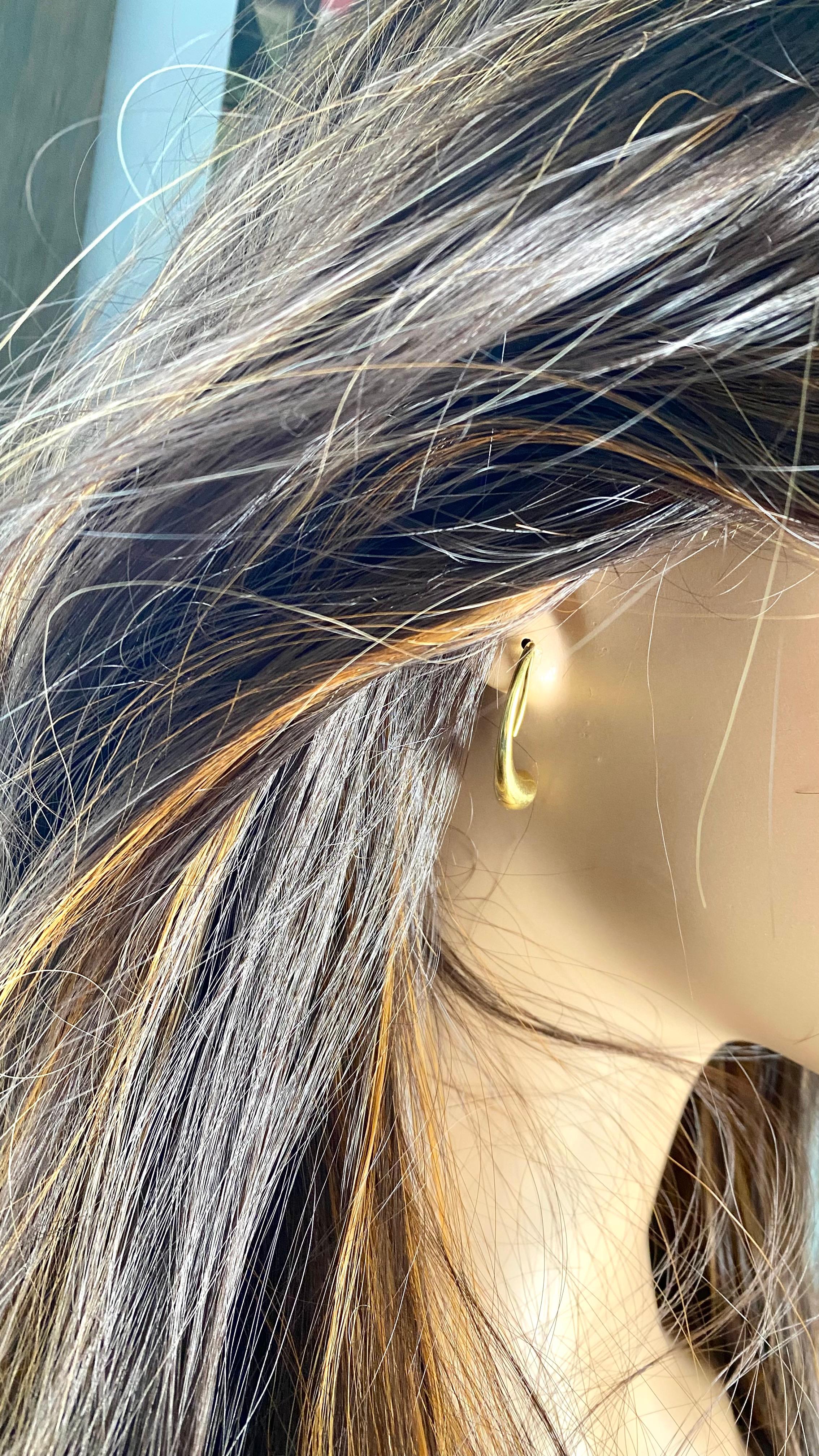 Women's or Men's Elsa Peretti for Tiffany and Co 18K Yellow Gold 'Teardrop' Earrings