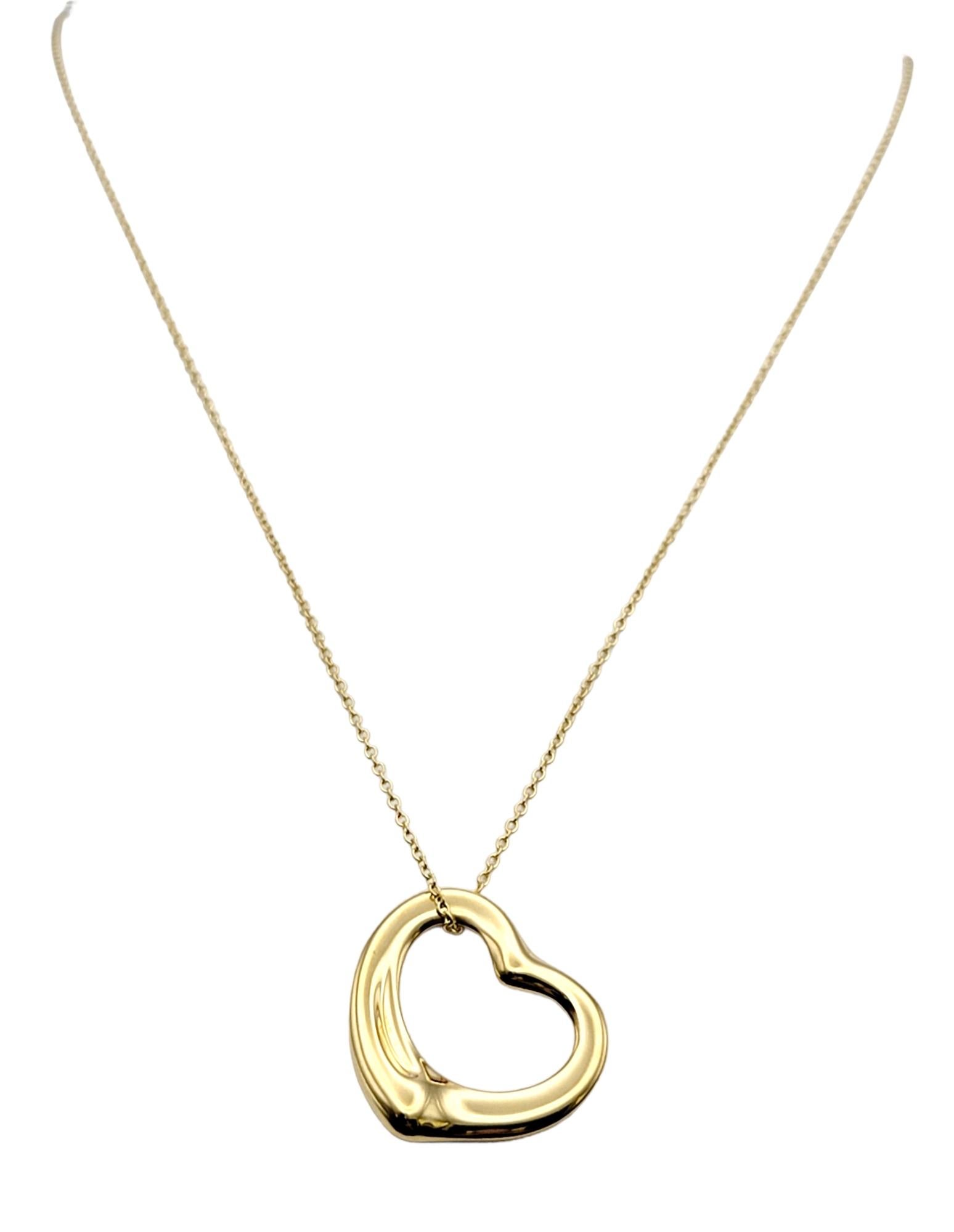 Contemporain Elsa Peretti pour Tiffany & Co. Collier pendentif en forme de cœur ouvert en or jaune 18 carats en vente