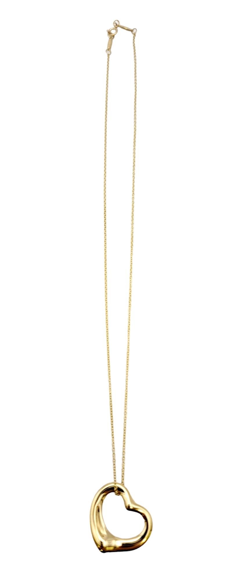 Elsa Peretti pour Tiffany & Co. Collier pendentif en forme de cœur ouvert en or jaune 18 carats Pour femmes en vente