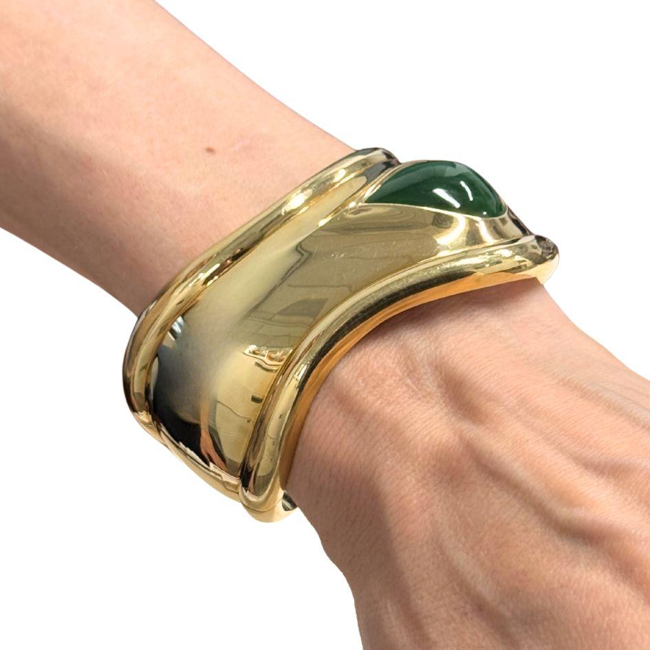 Elsa Peretti for Tiffany & Co. 18k Gold Jade Bone Cuff Bracelet en Bueno estado para la venta en Beverly Hills, CA