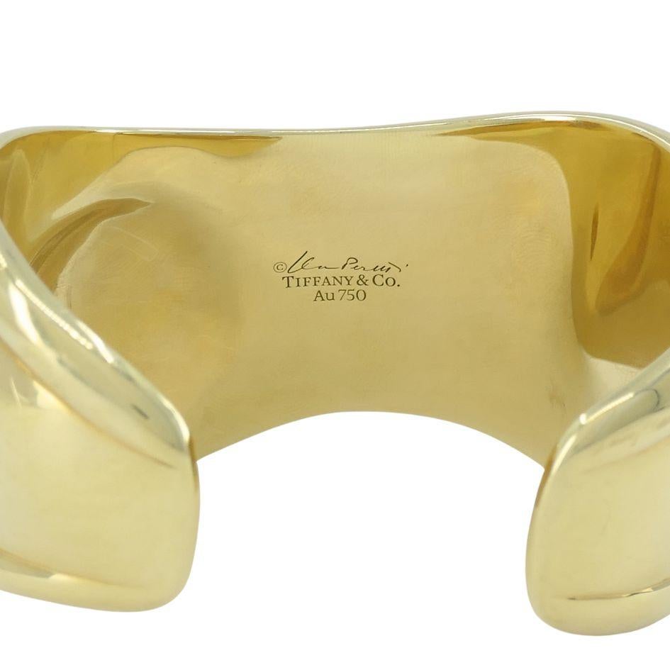Elsa Peretti for Tiffany & Co. 18k Gold Jade Bone Cuff Bracelet en venta 3