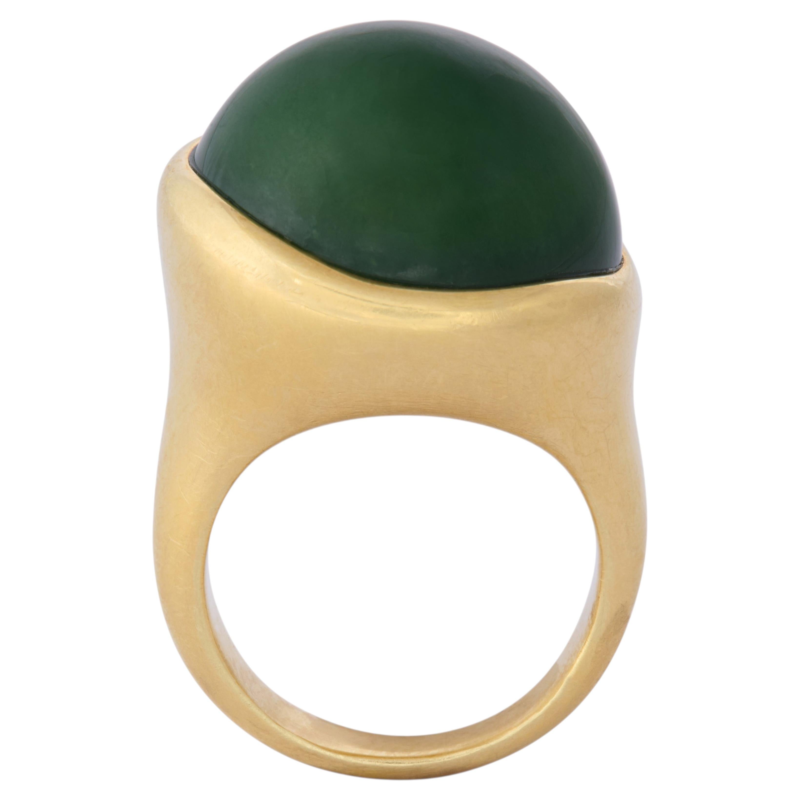 Elsa Peretti für Tiffany & Co.: Ring aus 18-karätigem Gold mit Nephrit-Cabochon, 1970er Jahre