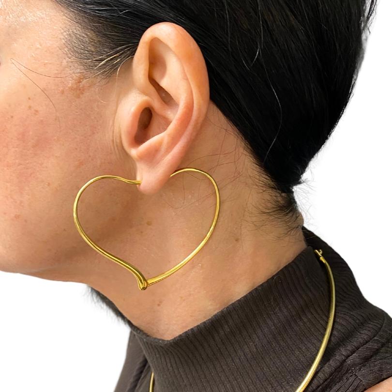 Elsa Peretti für Tiffany & Co. Offene Herz-Ohrringe aus 18 Karat Gold im Zustand „Hervorragend“ im Angebot in Beverly Hills, CA