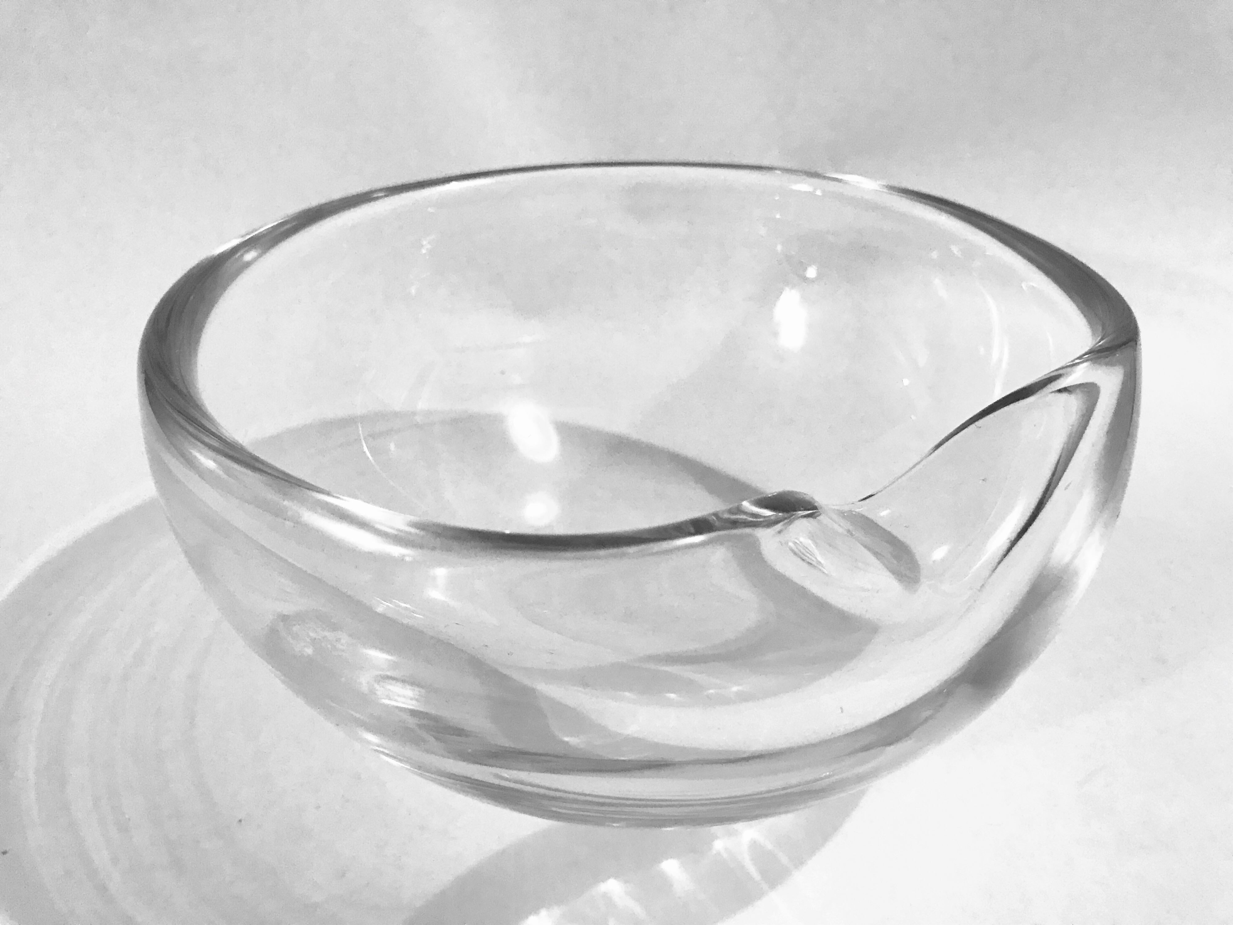 Elsa Peretti for Tiffany & Co. Art Glass Thumbprint Bowl For Sale 3