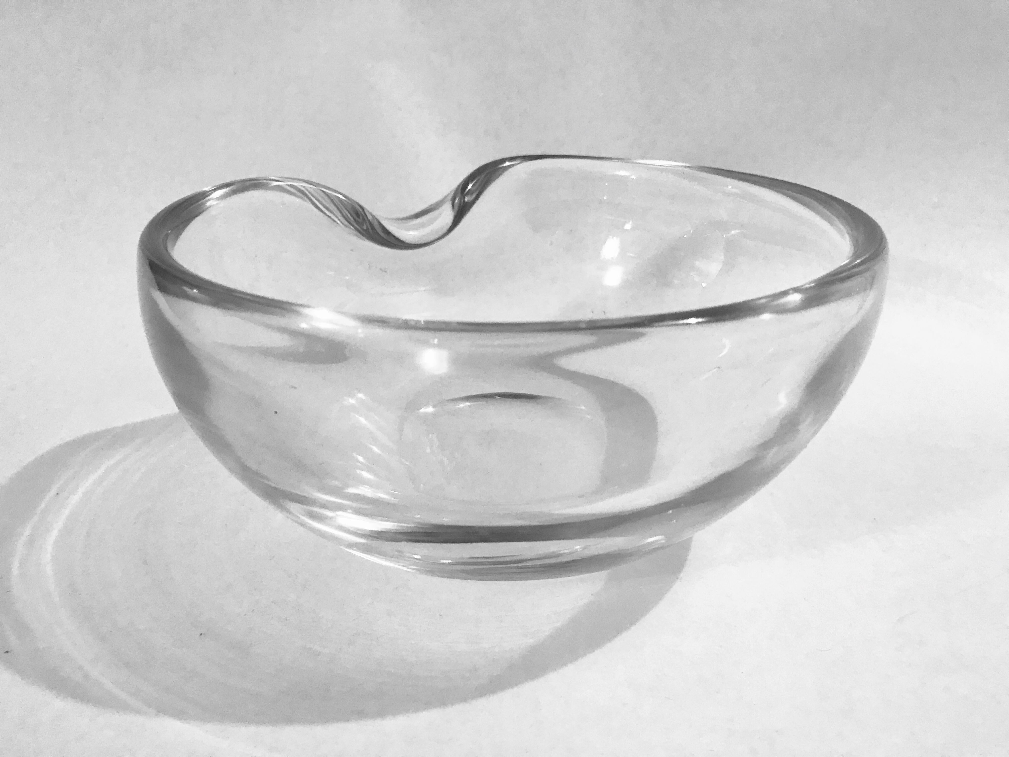 Late 20th Century Elsa Peretti for Tiffany & Co. Art Glass Thumbprint Bowl For Sale