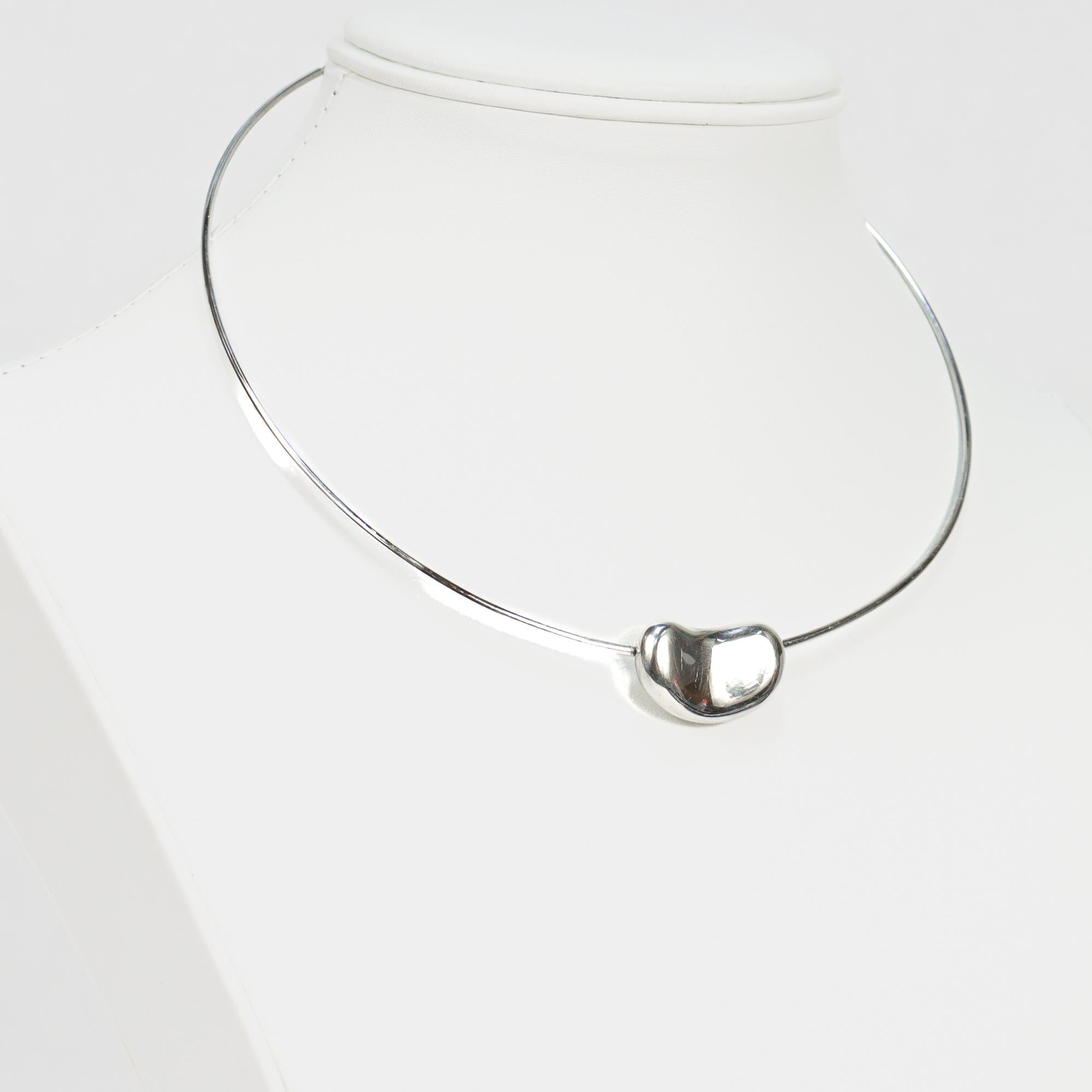 Collar gargantilla Elsa Peretti for Tiffany & Co. 'Bean' de plata de ley de 18 pulgadas en venta 1