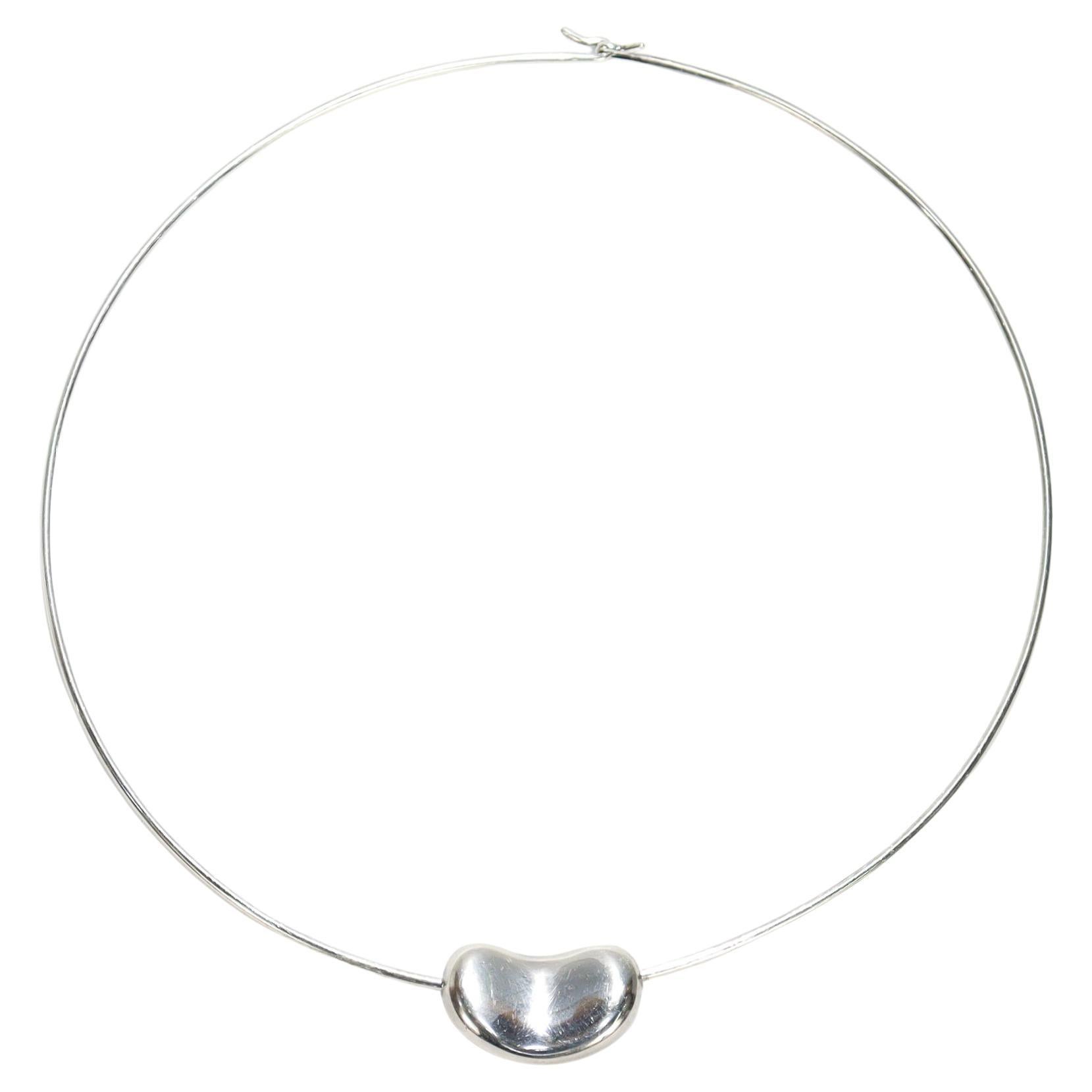 Collar gargantilla Elsa Peretti for Tiffany & Co. 'Bean' de plata de ley de 18 pulgadas en venta