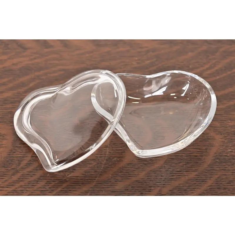 20ième siècle Elsa Peretti pour Tiffany & Co. Boîte à bijoux à couvercle en forme de coeur en cristal clair en vente