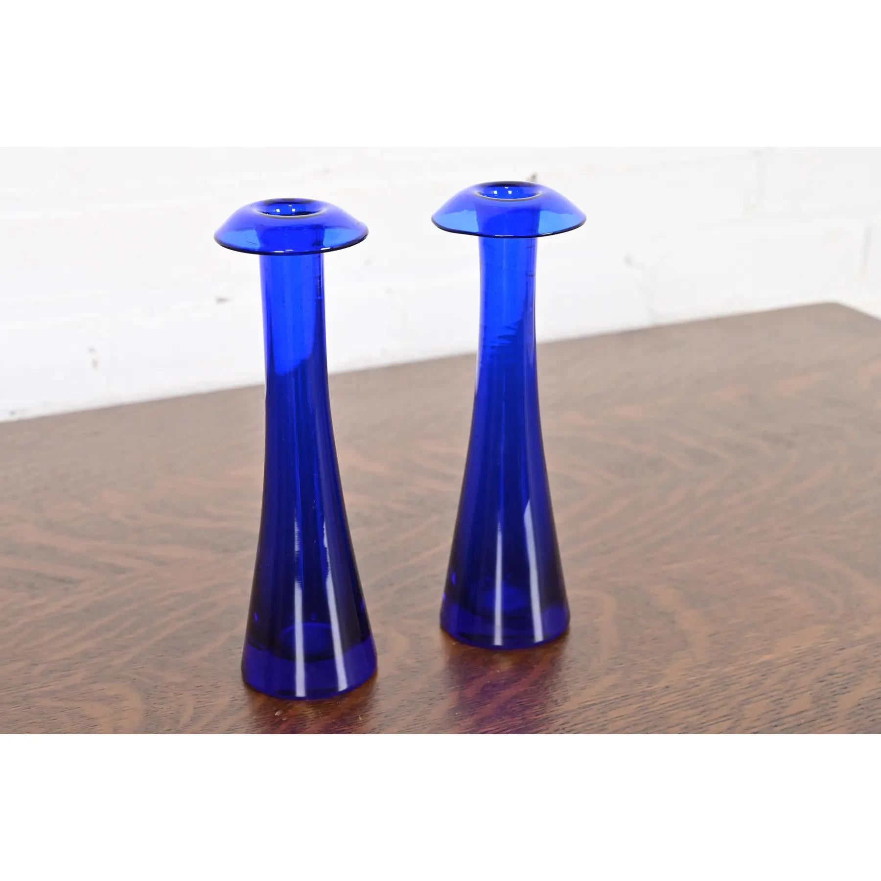 Elsa Peretti for Tiffany & Co. Cobalt Blue Murano Glass Candlesticks, Pair In Good Condition For Sale In South Bend, IN