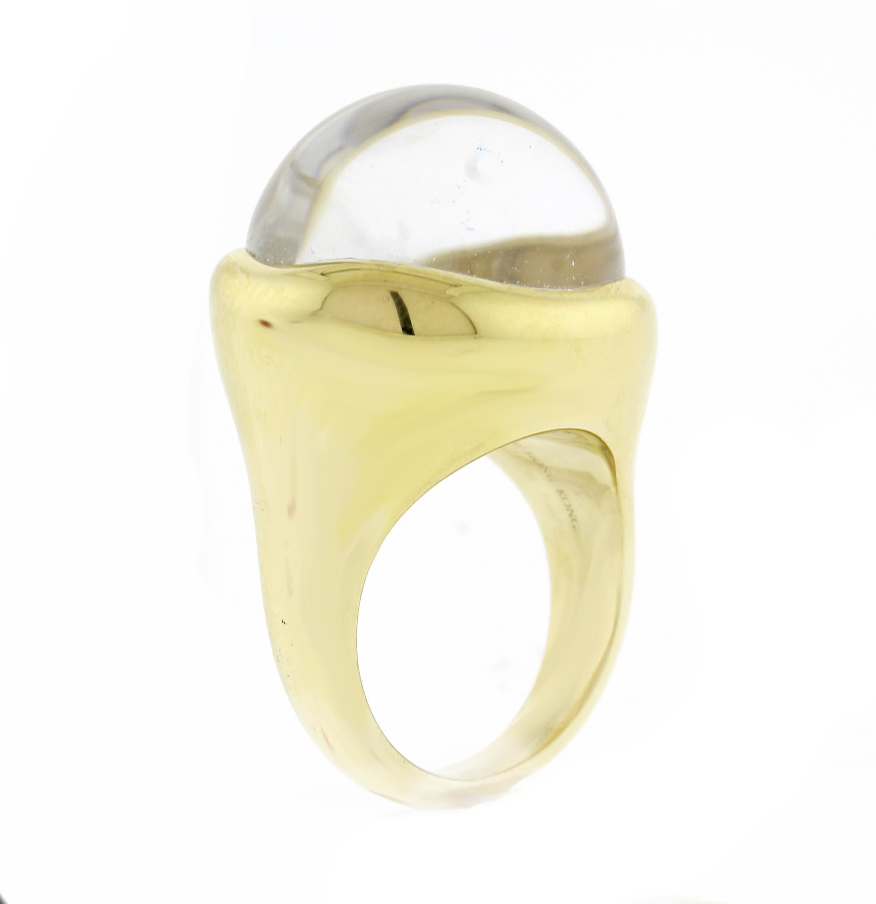 From  Tiffany & Co designer Elsa Peretti  this wonderful cabochon clear crystal dome ring.

♦ Designer:  Elsa Peretti  for Tiffany & Co
♦ Metal: 18 karat
♦ Crystal   18mm x 20mm.
♦ size 6½
♦ Circa 2015
♦ Packaging: Tiffany box 
♦ Condition: