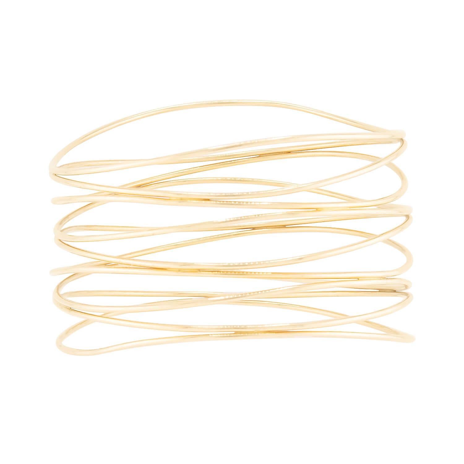 Born in Florence, Elsa Peretti's first introduction with her collection began at Tiffany & Co. in 1974. During that time her collection debuted to high acclaim. Her inspiration in jewelry came from nature with elements such as bones, beans, hearts,