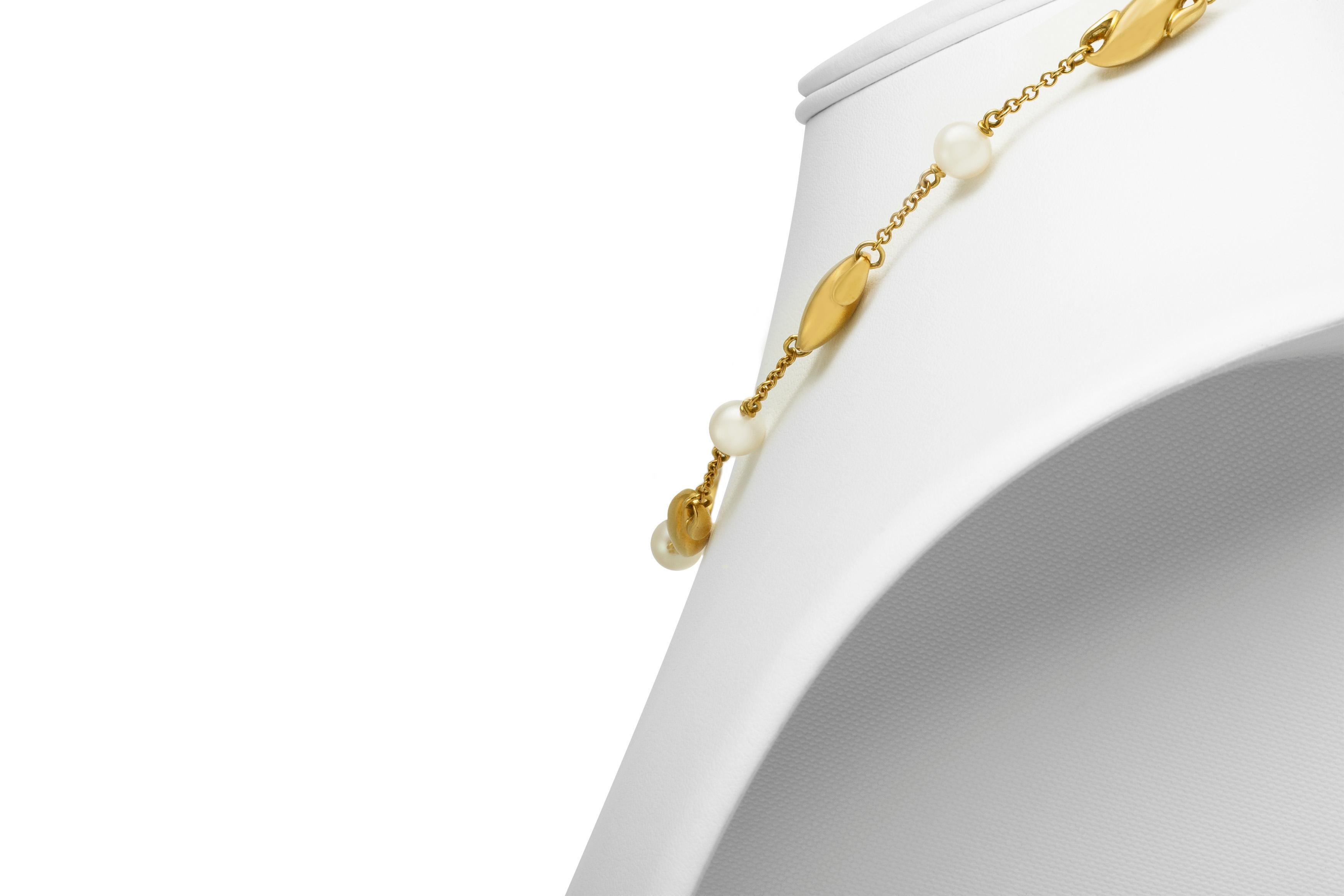 Elsa Peretti for Tiffany & Co. Halskette aus Gold und Perlmutt im Zustand „Hervorragend“ im Angebot in New York, NY