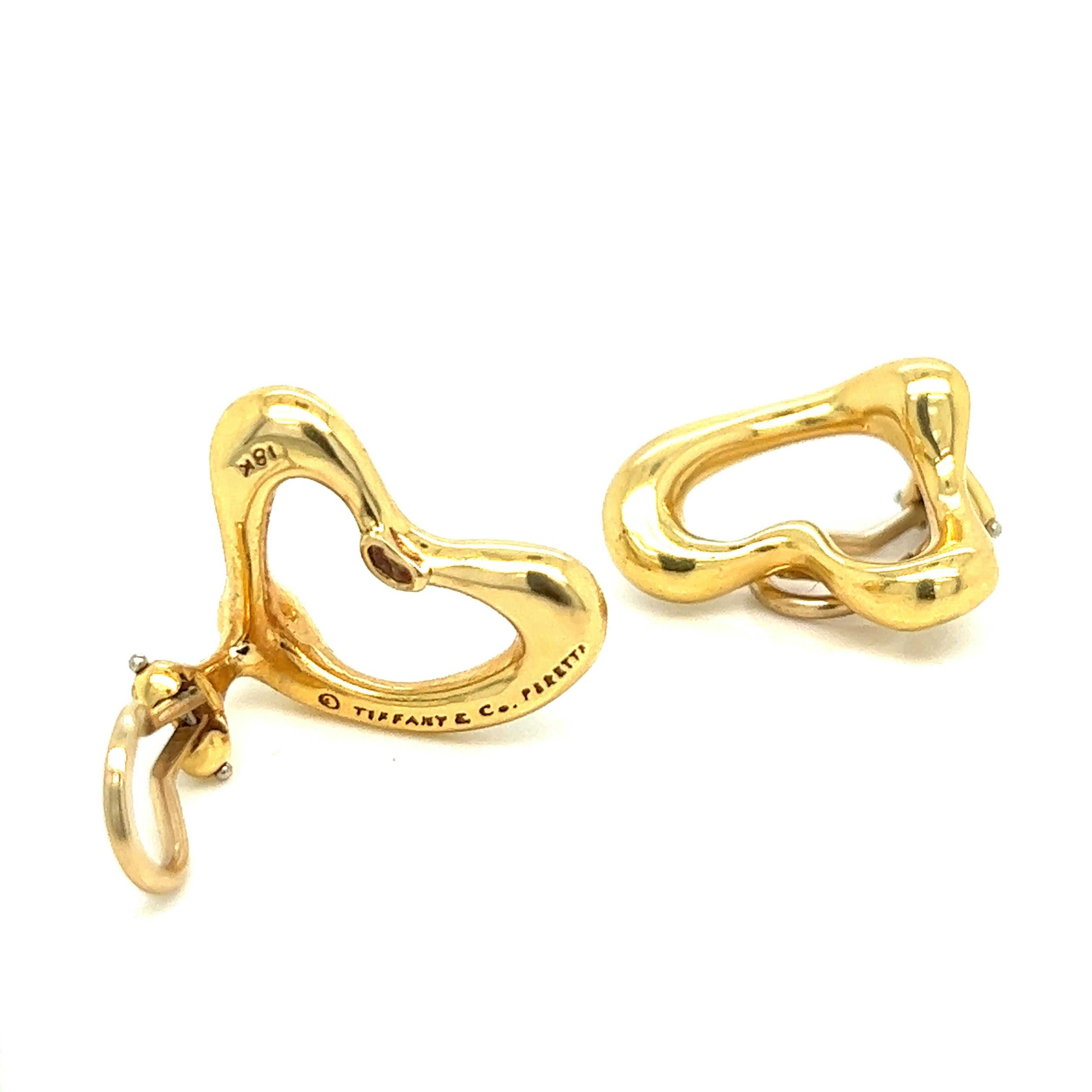 Elsa Peretti pour Tiffany & Co. Clips d'oreilles en forme de coeur en or  Excellent état - En vente à New York, NY