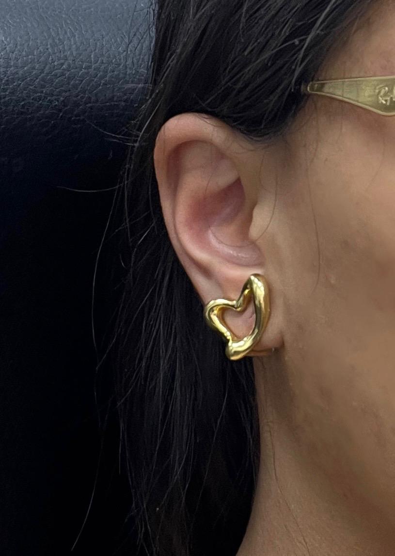 Elsa Peretti pour Tiffany & Co. Clips d'oreilles en forme de coeur en or  en vente 2