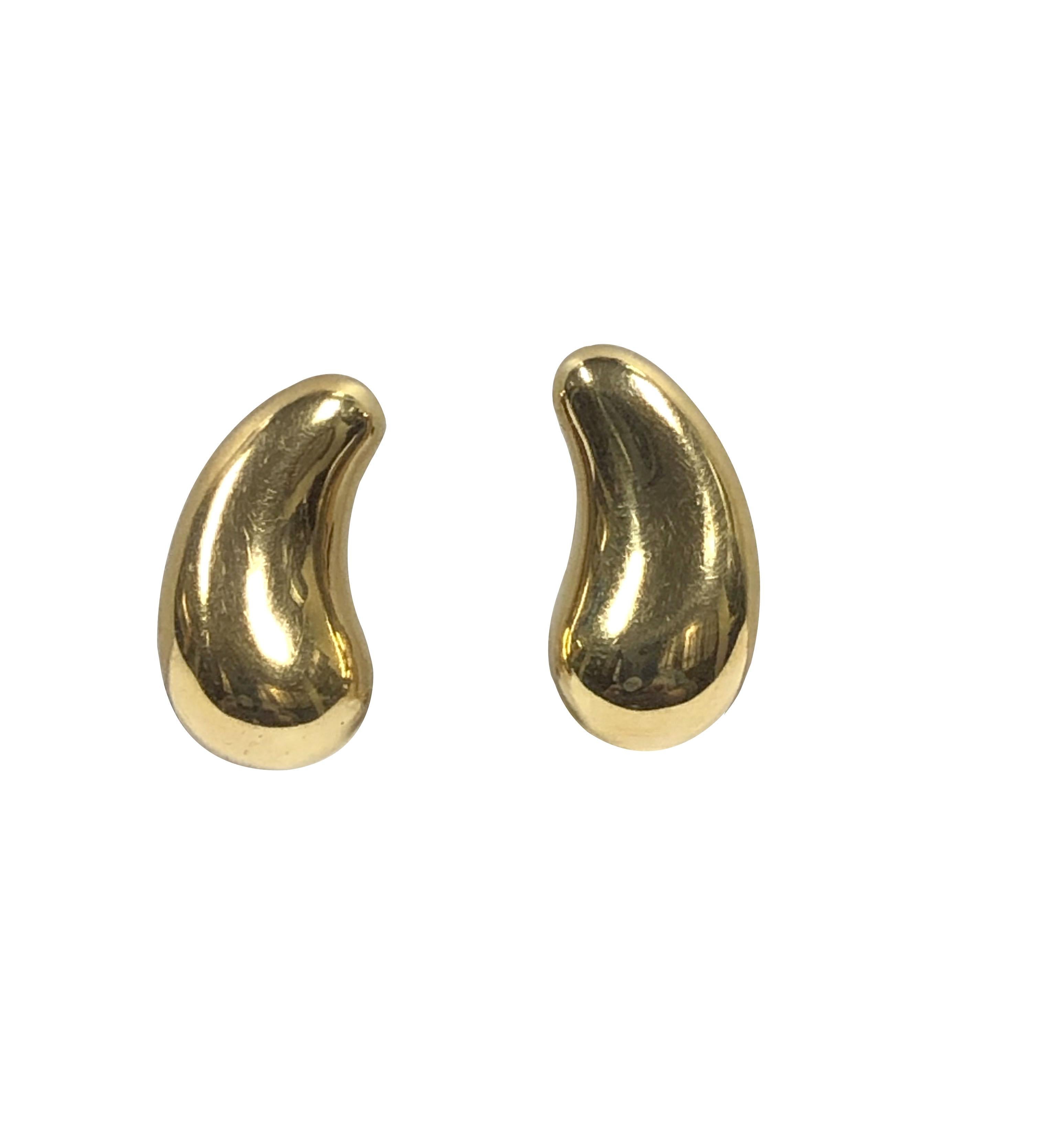 Women's or Men's Elsa Peretti for Tiffany & Co. Iconic 18k Gold Bean Earrings For Sale