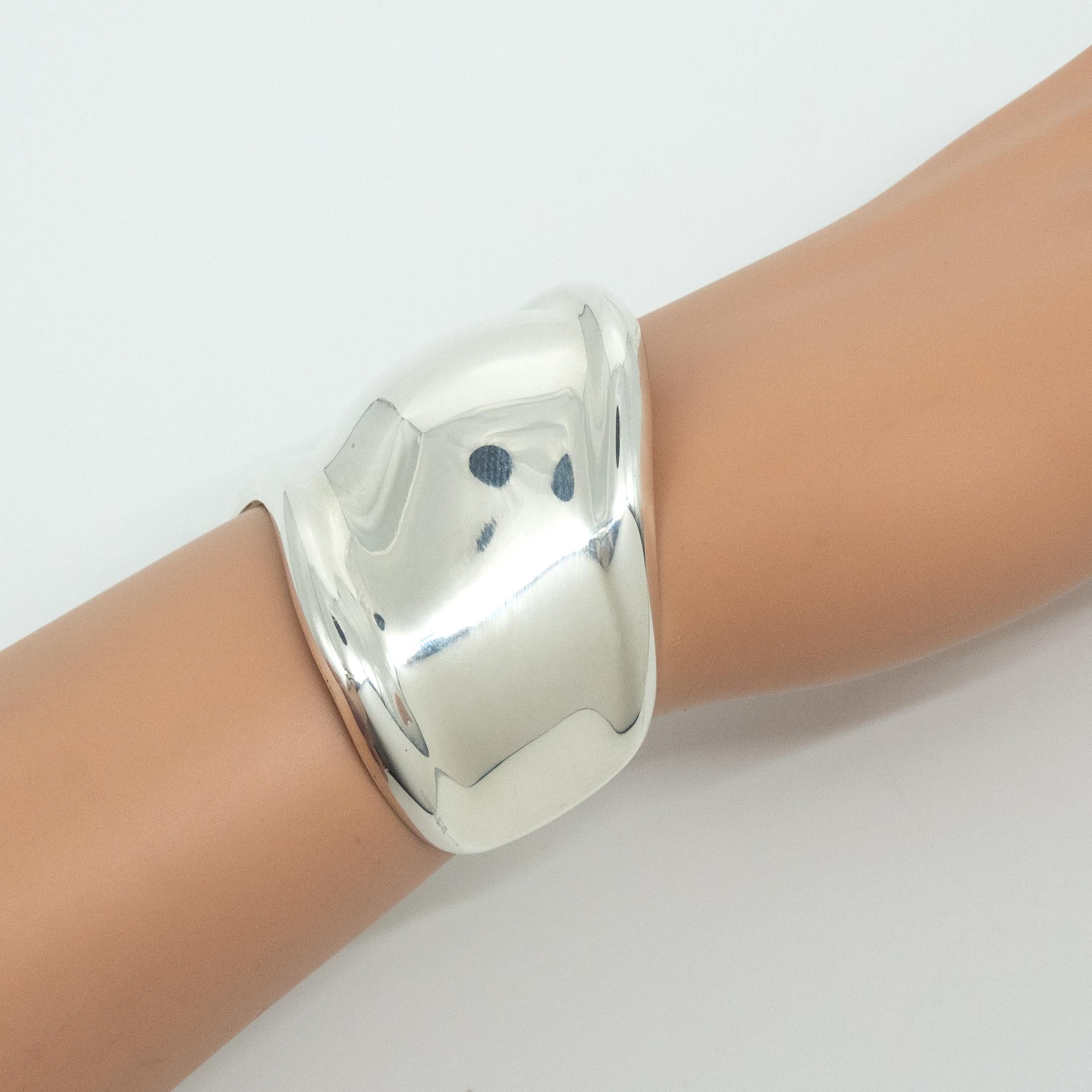 Moderne Elsa Peretti pour Tiffany & Co. Bracelet manchette en os droit Sterling en vente