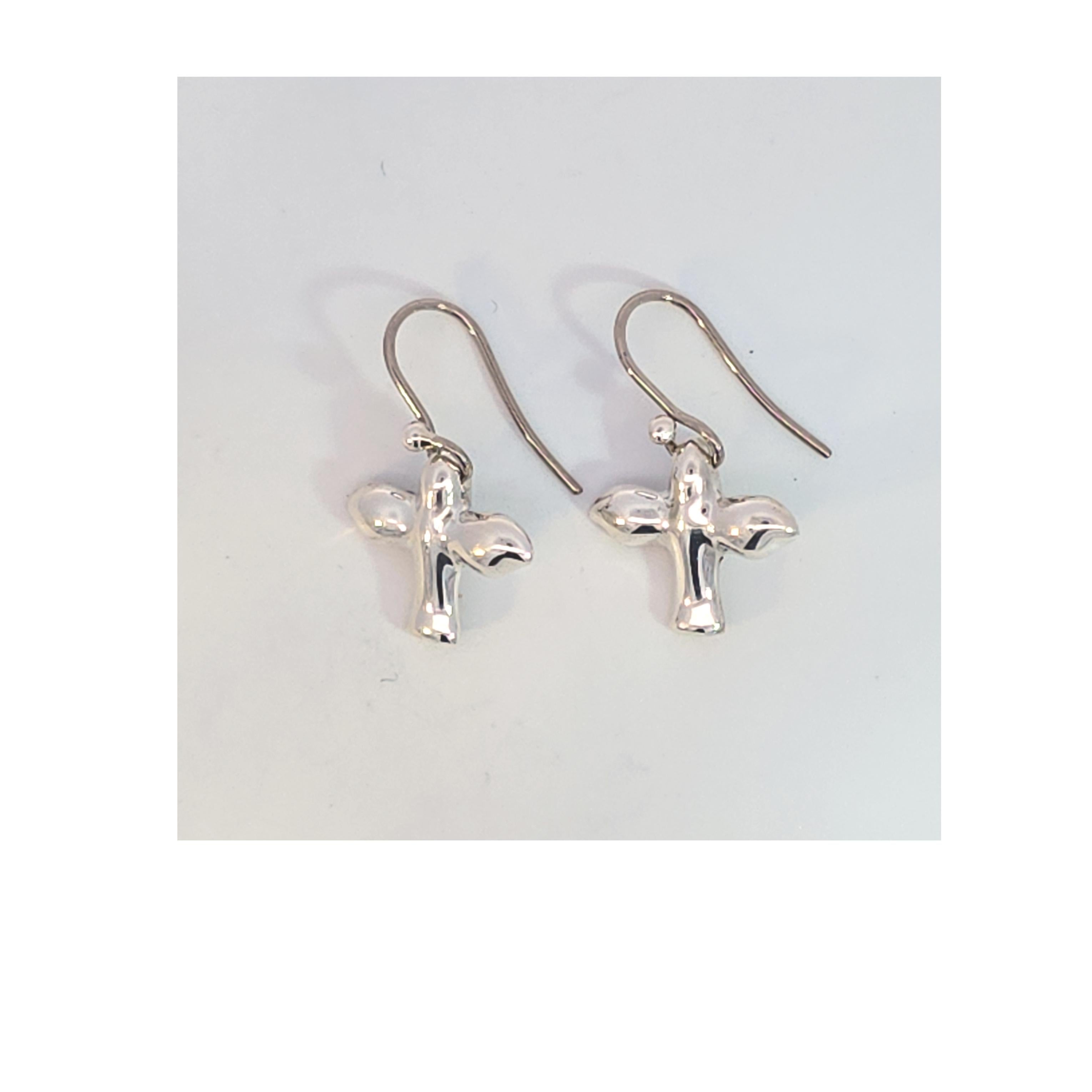 Elsa Peretti for Tiffany & Co. Orecchini con croce di colomba in argento 925 In condizioni buone in vendita a Dallas, TX