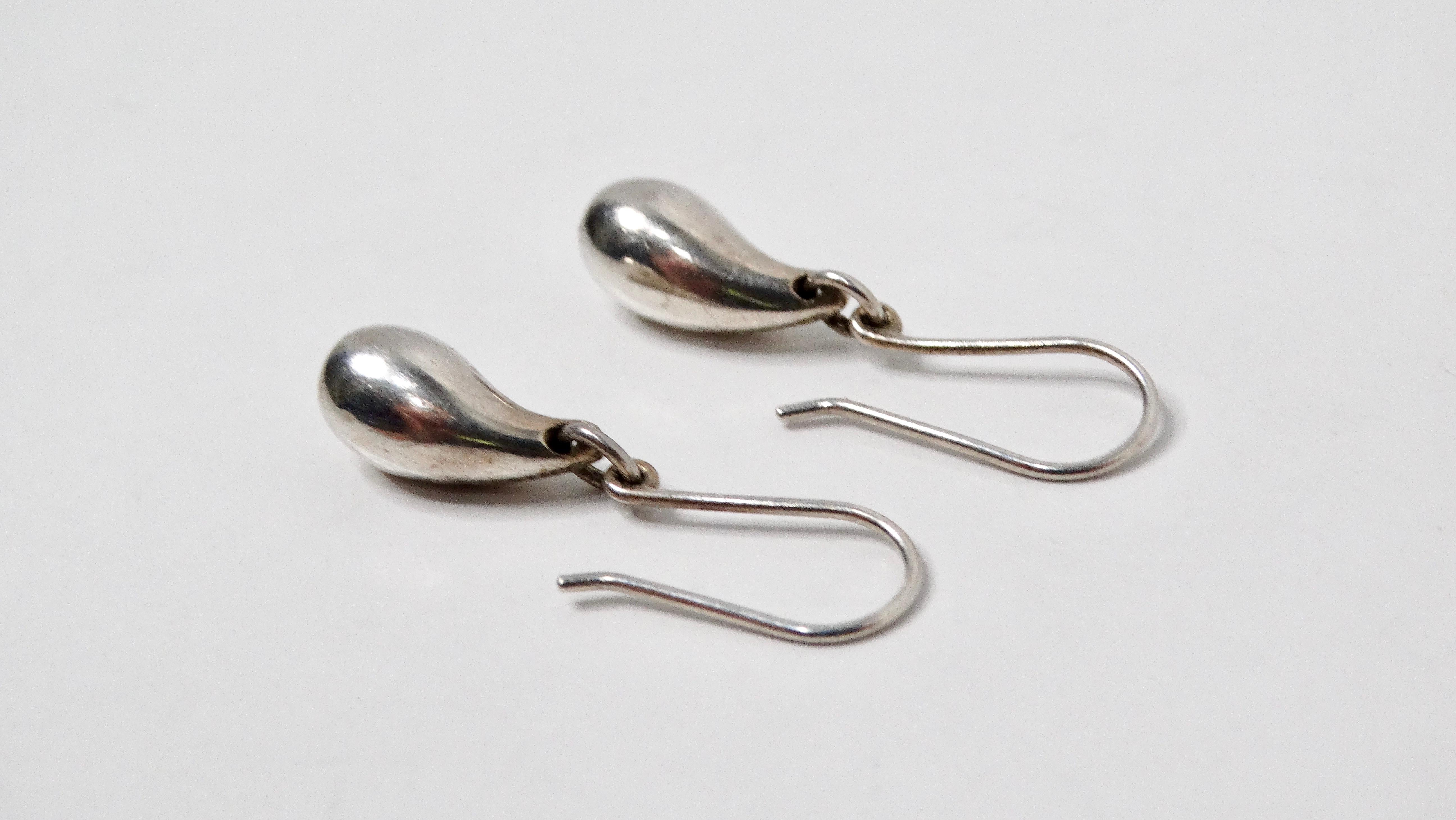 Elsa Peretti for Tiffany & Co. Sterling Silver Teardrop Earrings In Good Condition For Sale In Scottsdale, AZ