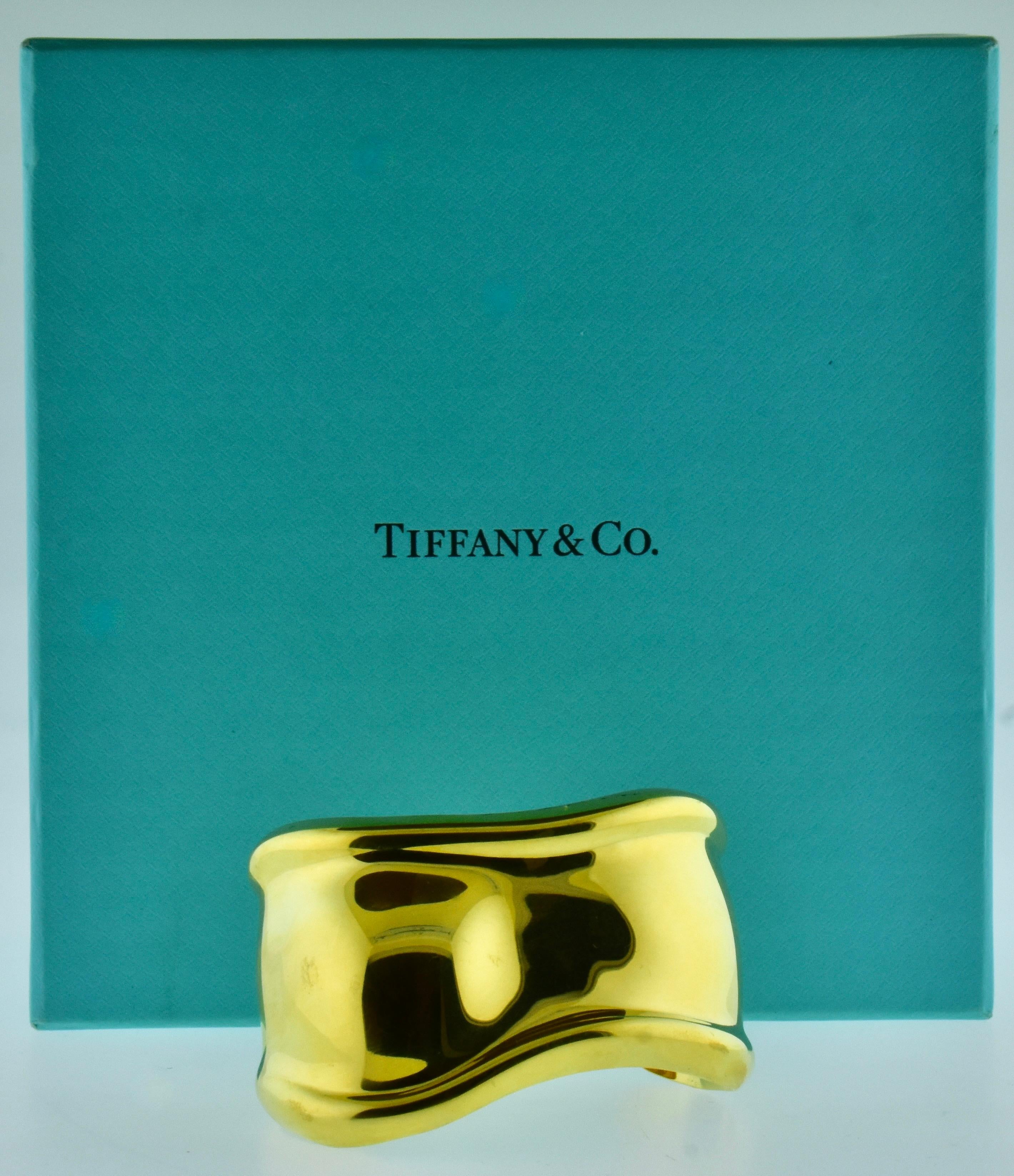 Elsa Peretti für Tiffany & Co. Vintage 18 Karat Knochen Manschette, Medium Größe im Zustand „Hervorragend“ in Aspen, CO