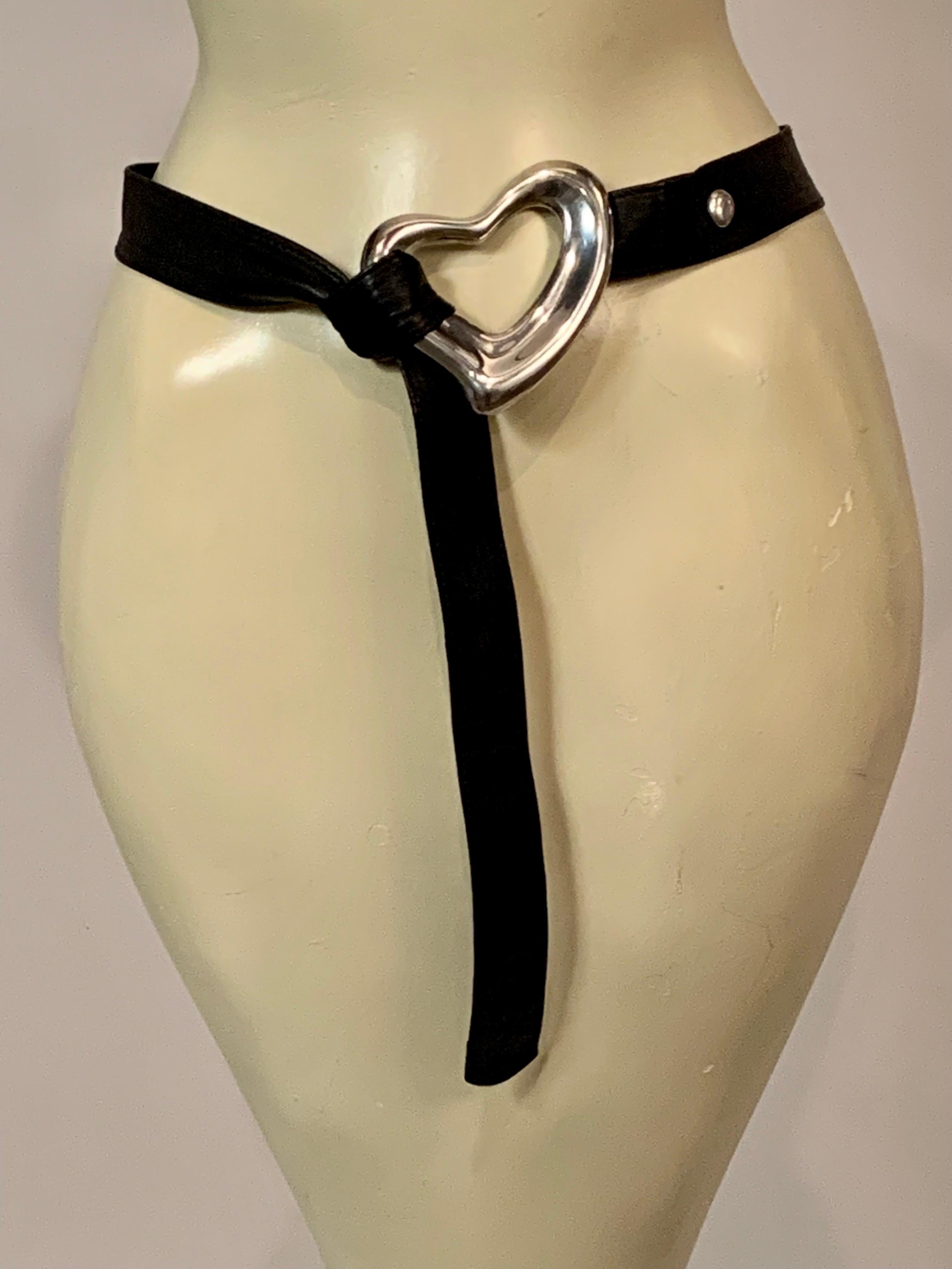 Elsa Peretti Medium Sterling Silver Heart Buckle and Belt with Box and Felt In Excellent Condition In New Hope, PA