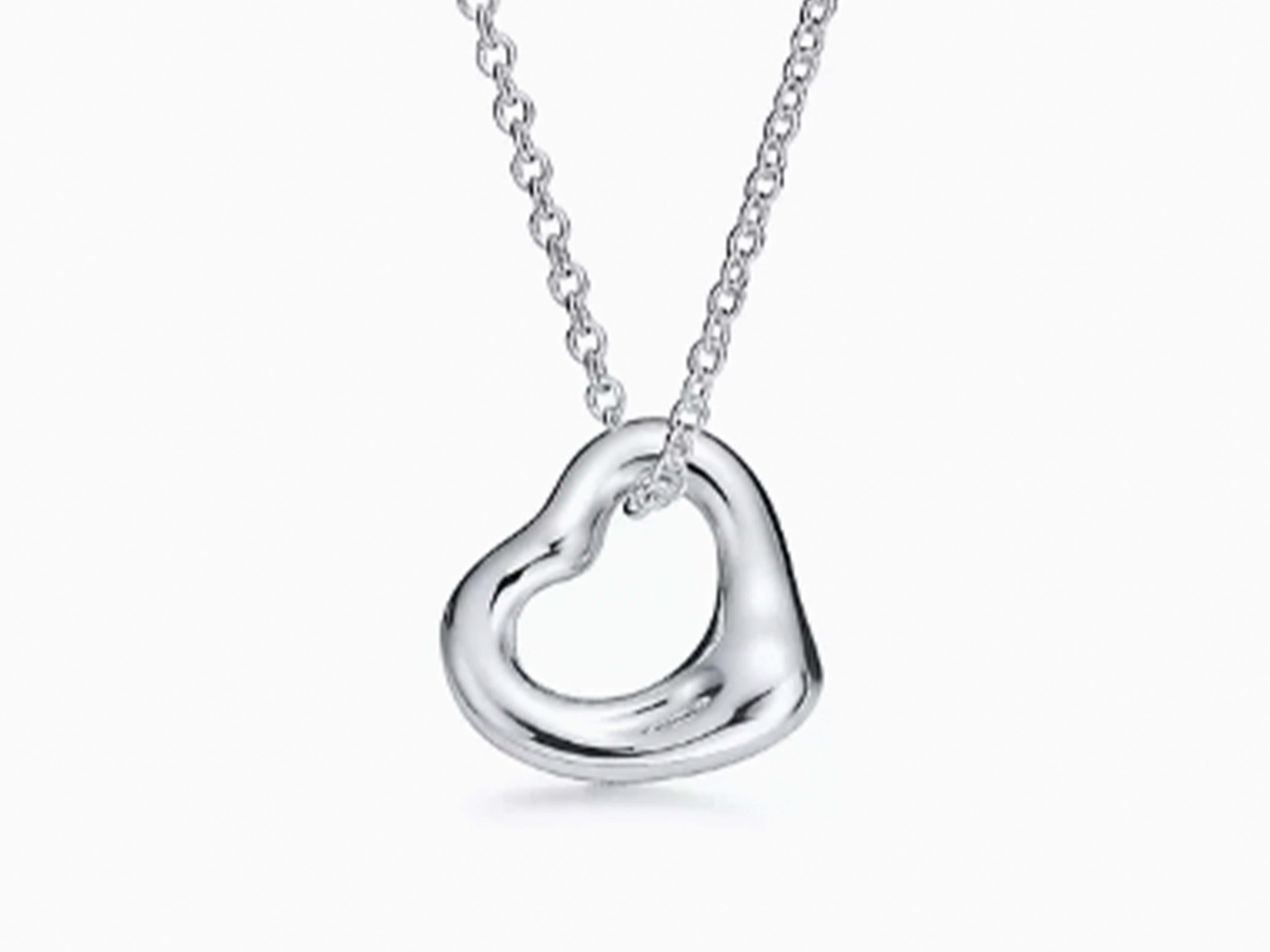 Elsa Peretti Open Heart Pendant in Silver, 11 mm In Excellent Condition In Honolulu, HI