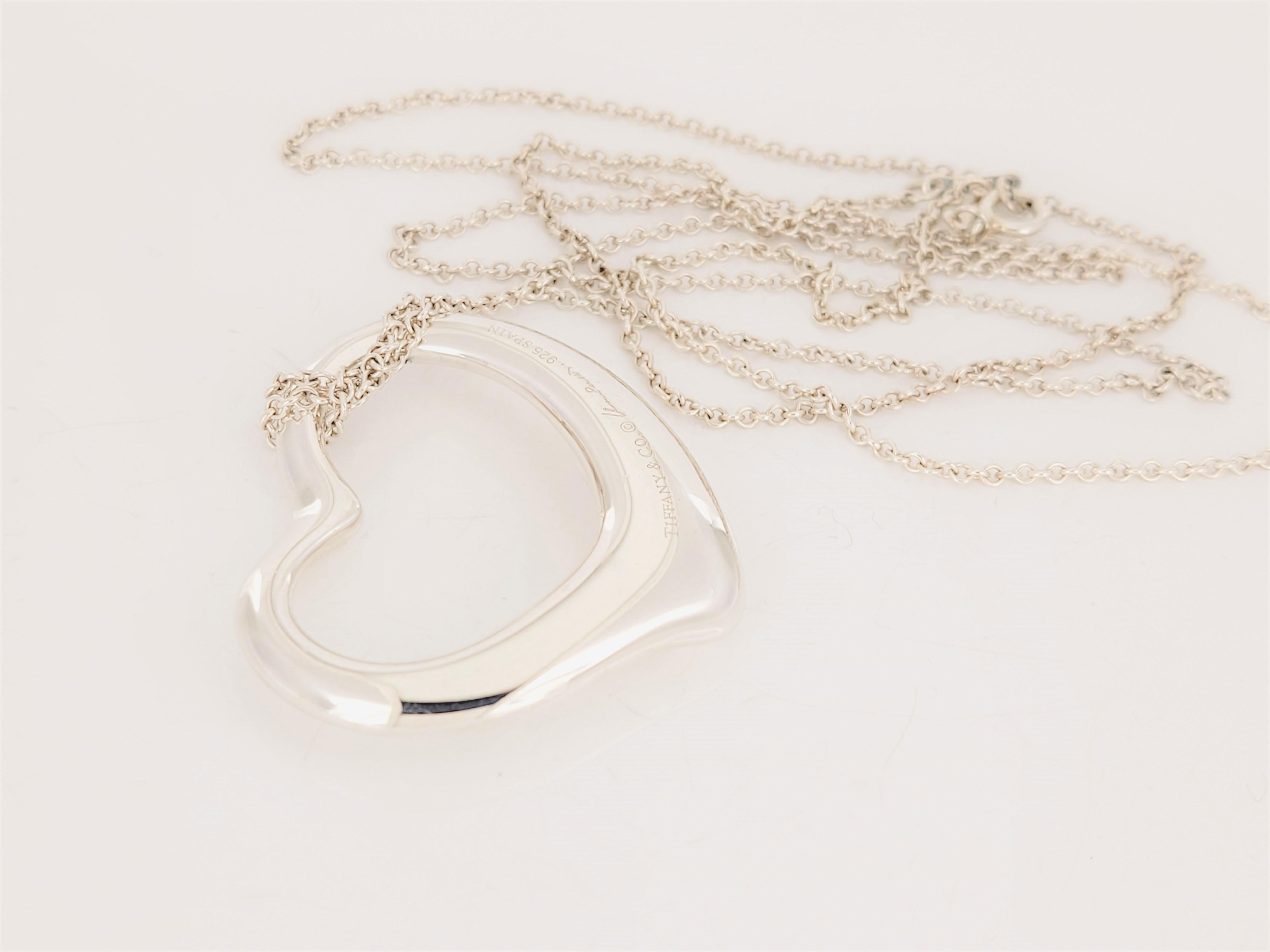 Elsa Peretti Open Heart Pendant with Chain In New Condition For Sale In New York, NY