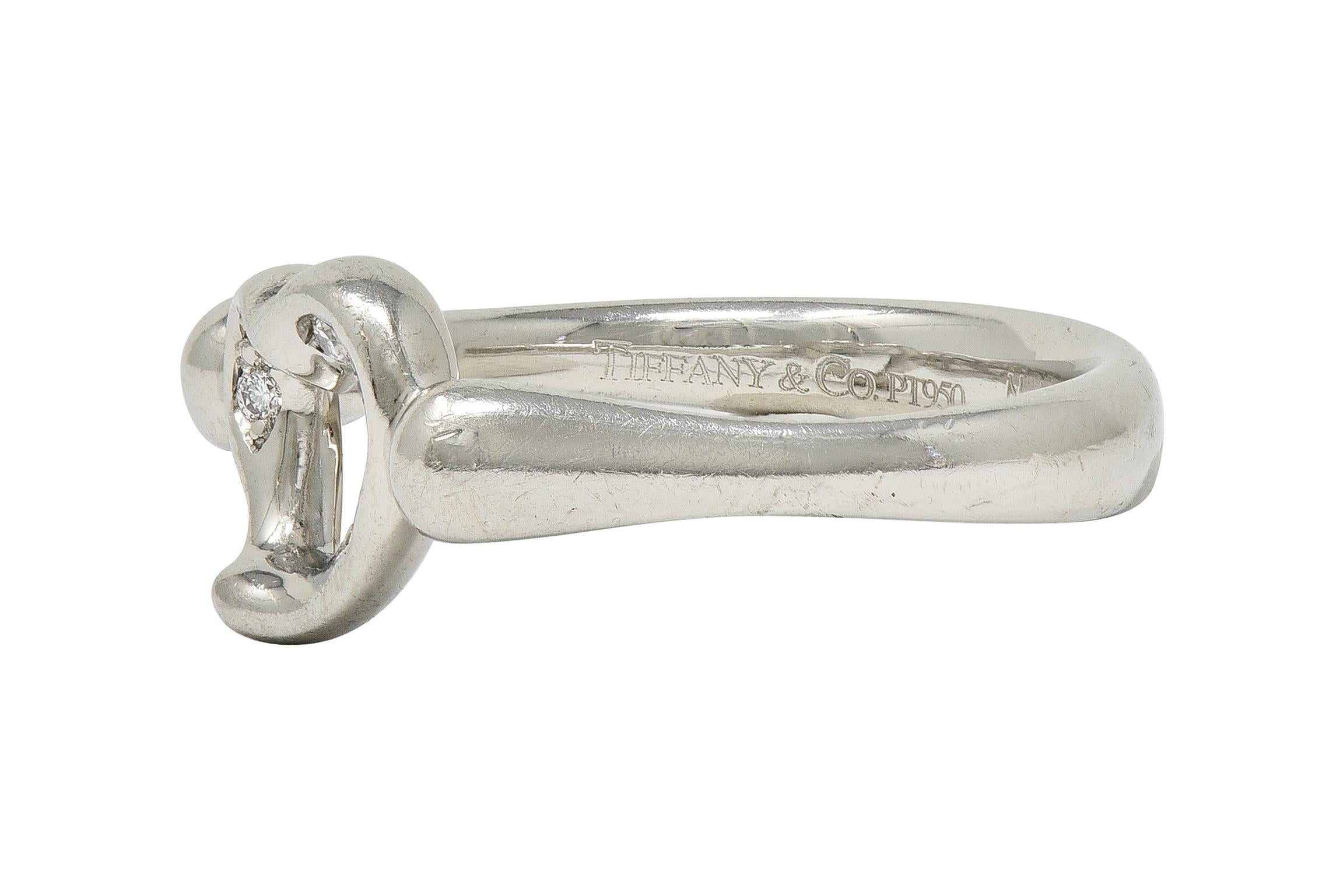 Elsa Peretti for Tiffany & Co. anni '90 Anello a cuore aperto con diamante e platino In condizioni ottime in vendita a Philadelphia, PA