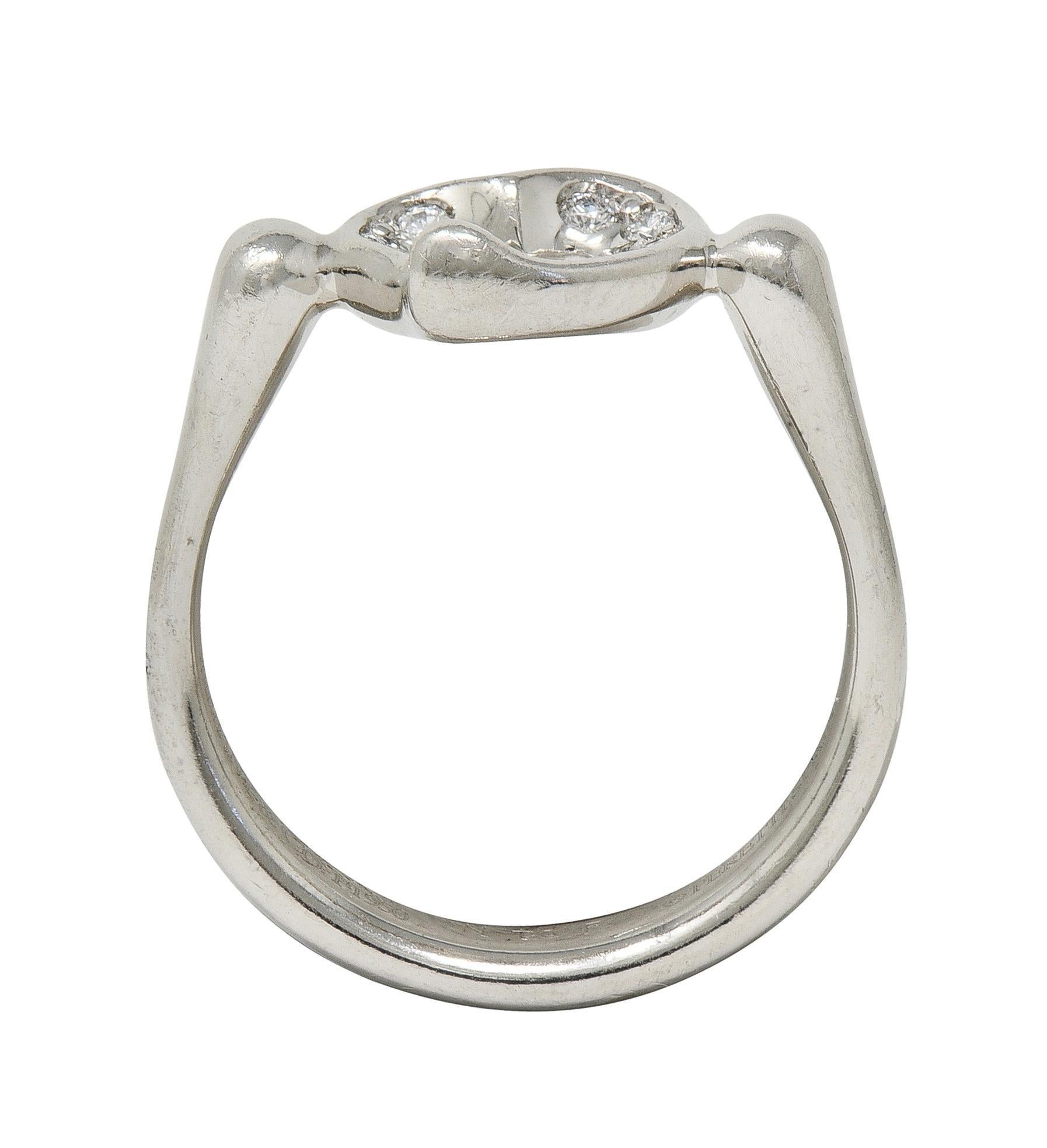 Elsa Peretti for Tiffany & Co. anni '90 Anello a cuore aperto con diamante e platino in vendita 2