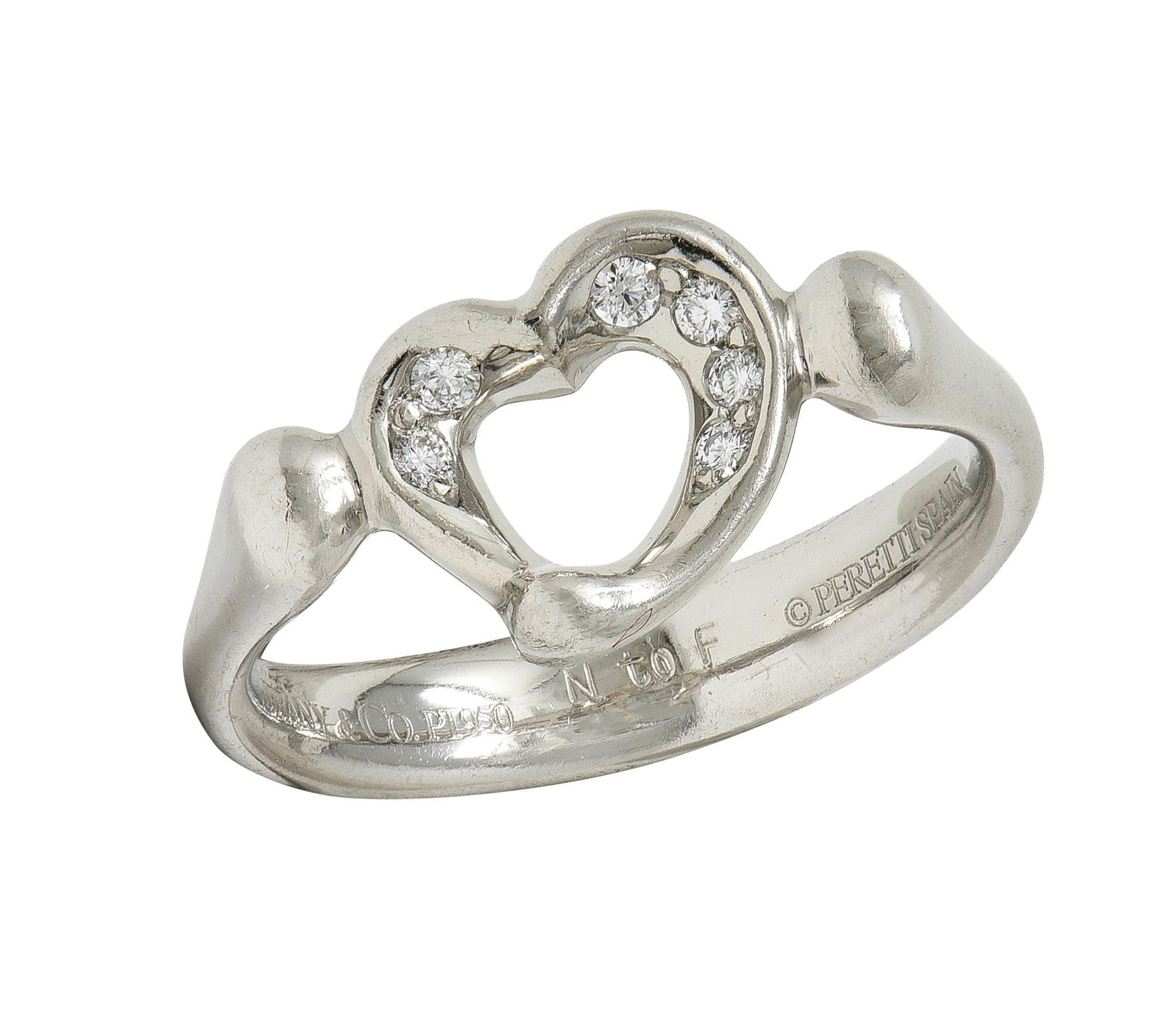 Elsa Peretti for Tiffany & Co. anni '90 Anello a cuore aperto con diamante e platino in vendita 3