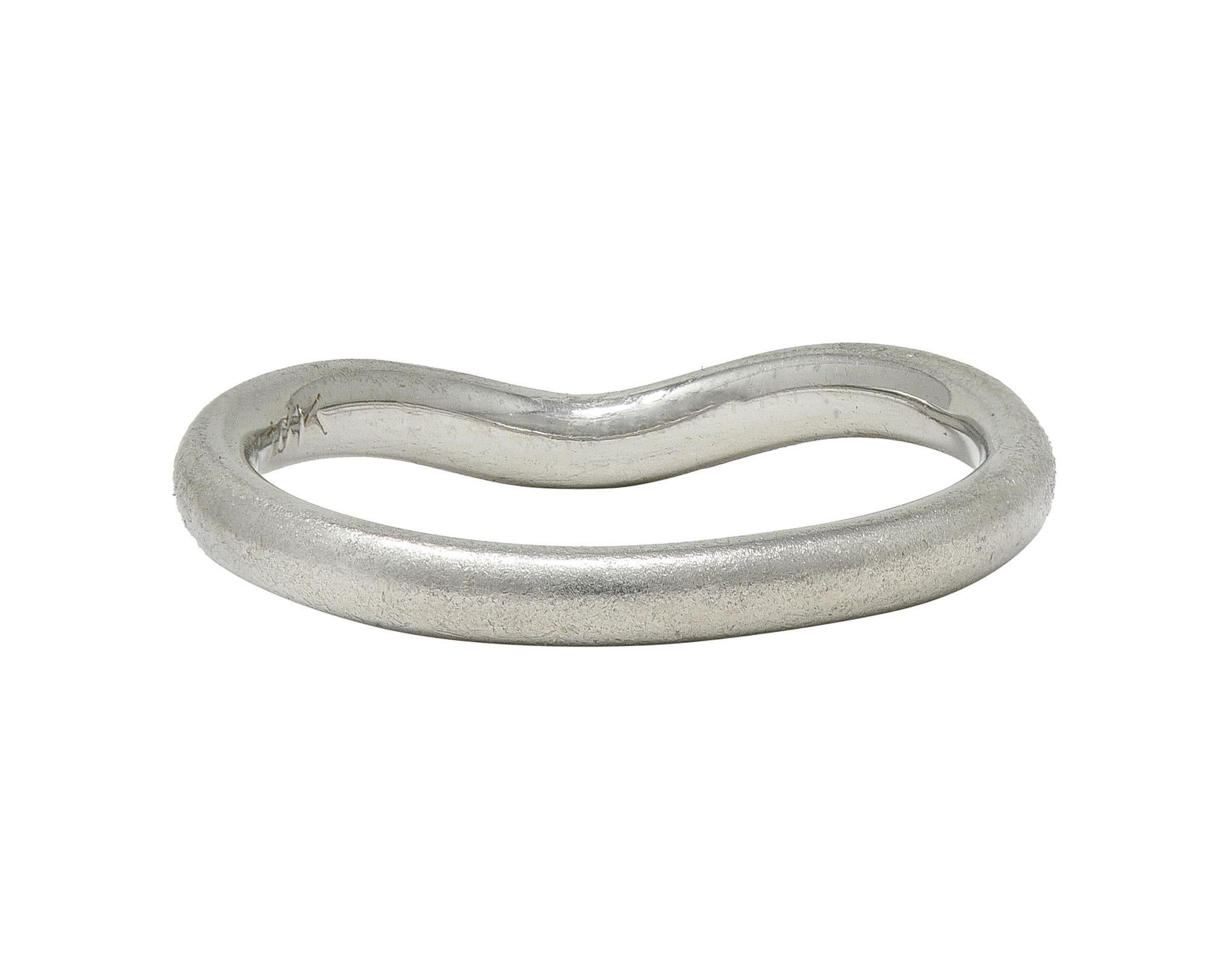 Elsa Peretti Tiffany & Co. Alianza Contorno Vintage Platino Diamante en Excelente estado para la venta en Philadelphia, PA