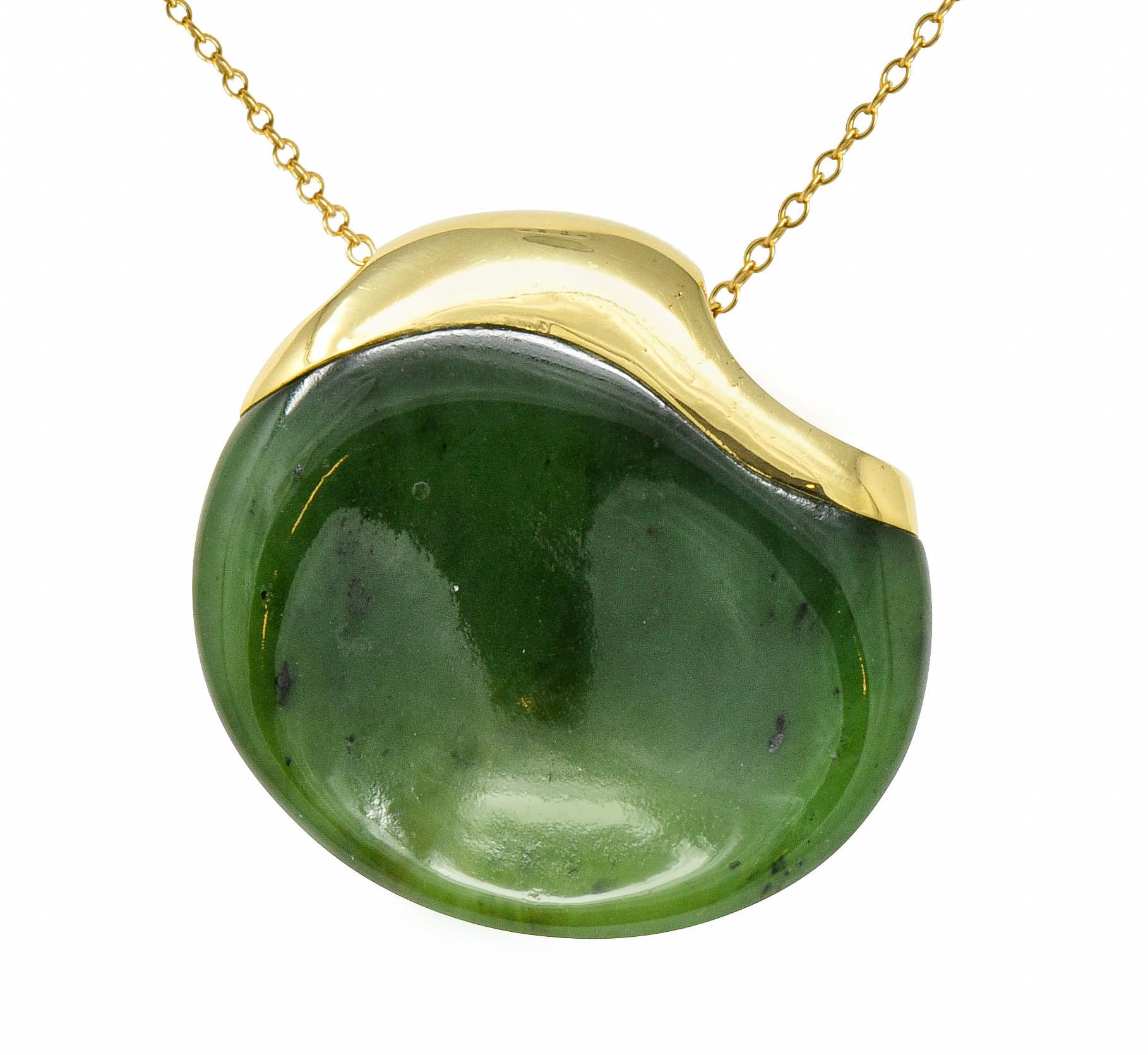Elsa Peretti Tiffany & Co. Jade 18 Karat Gold Touchstone Pendant Necklace In Excellent Condition In Philadelphia, PA