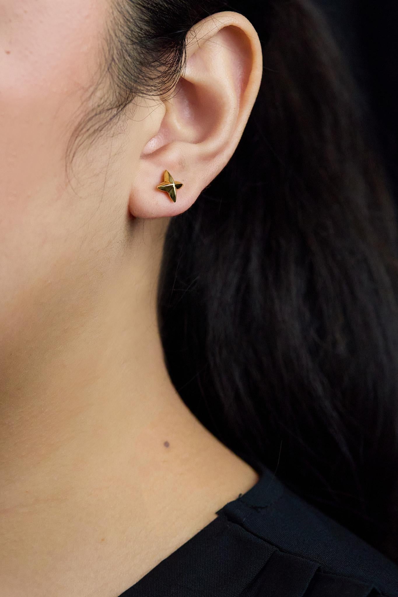 Elsa Peretti for Tiffany & Co. Orecchini a perno Northern Star in oro giallo 18 carati In condizioni ottime in vendita a New York, NY