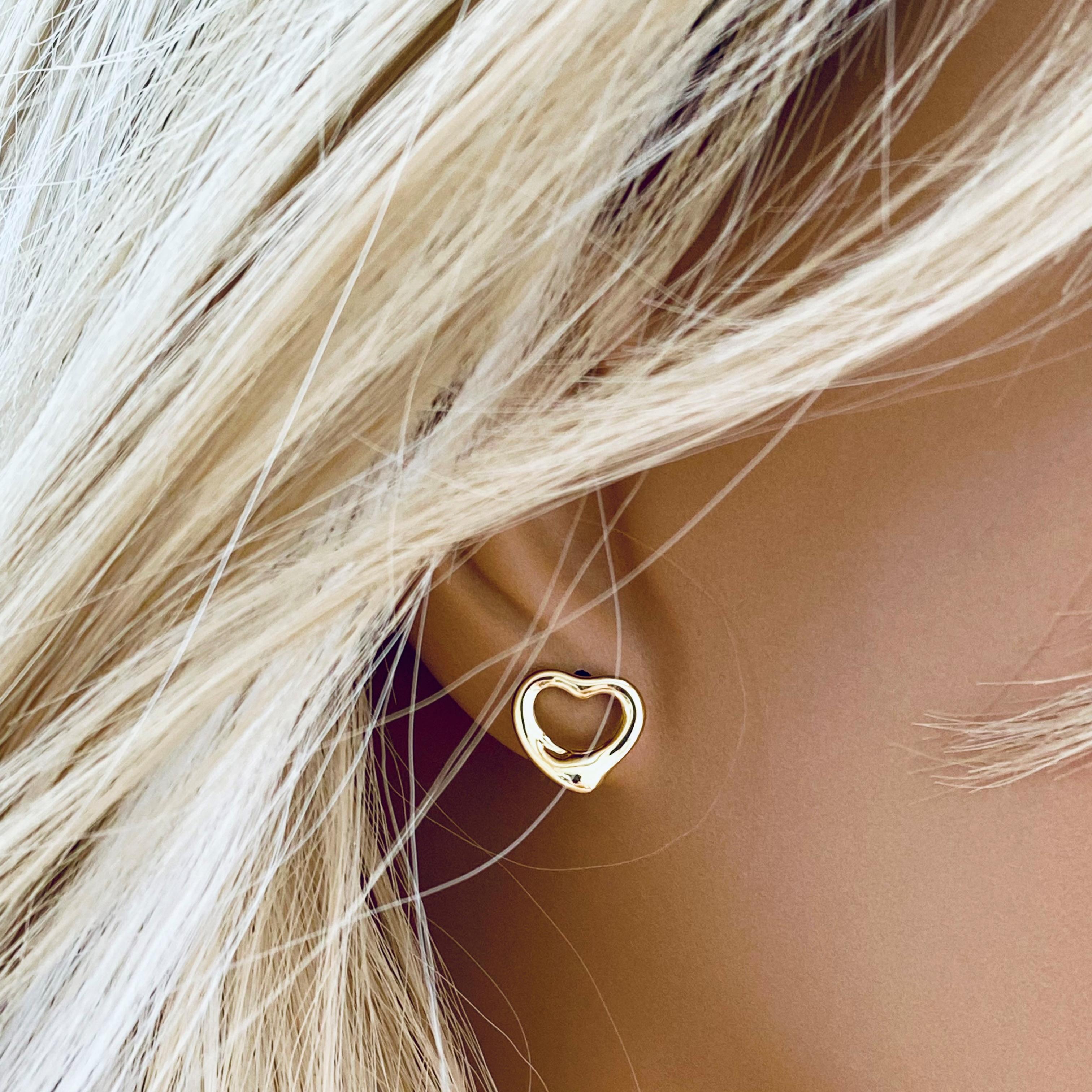 Elsa Peretti for Tiffany & Co Open Heart 0.43 Inch Earrings Eighteen Karat Yello Gold  Unisexe en vente