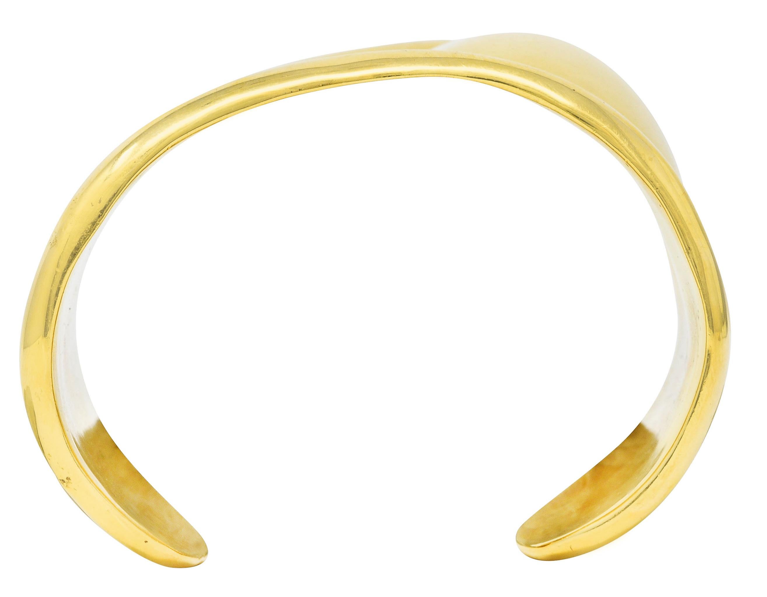 Elsa Peretti Tiffany & Co. Vintage 18 Karat Yellow Gold Bone Cuff Bracelet In Excellent Condition In Philadelphia, PA