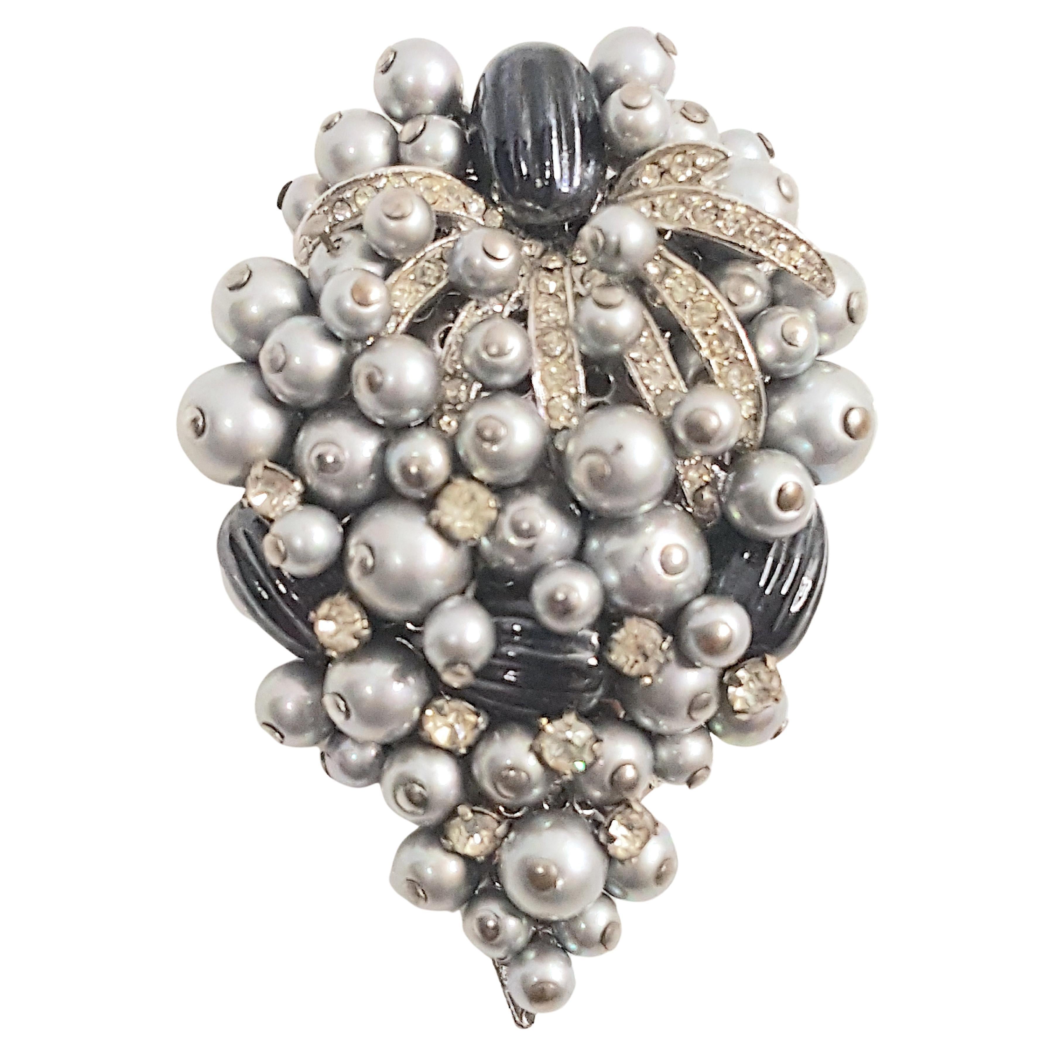 Couture 1939-50 Schiaparelli-SchlumbergerStyle GlassBeads ProngSetCrystal Brooch For Sale