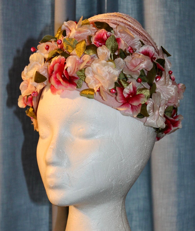 Elsa Schiaparelli 1950 display picture 1